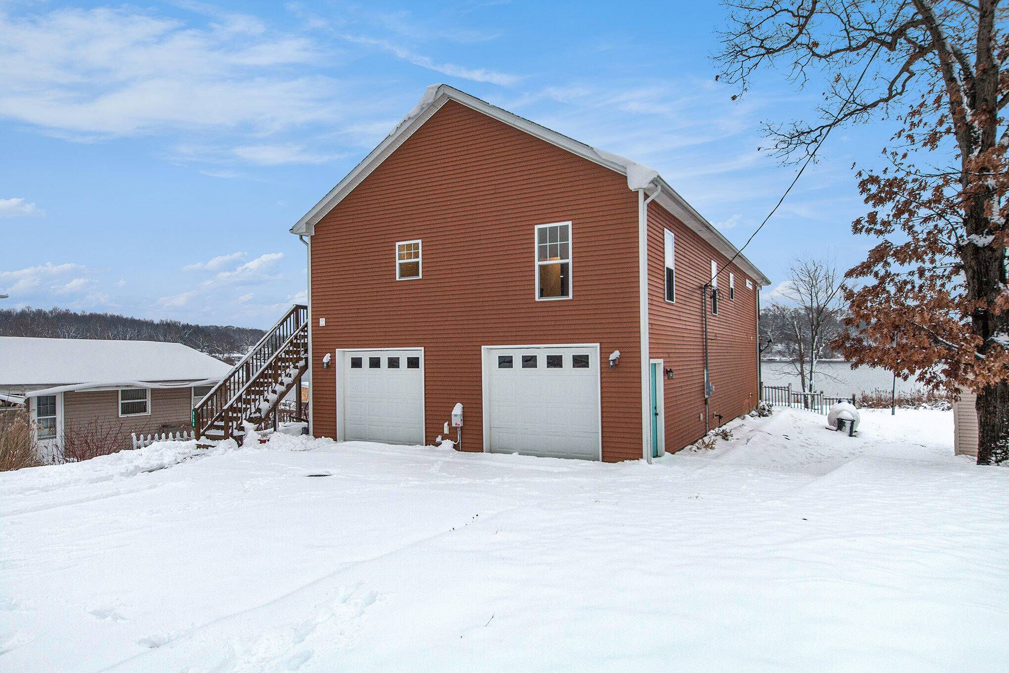 Delton, MI 49046,7177 Longview CT