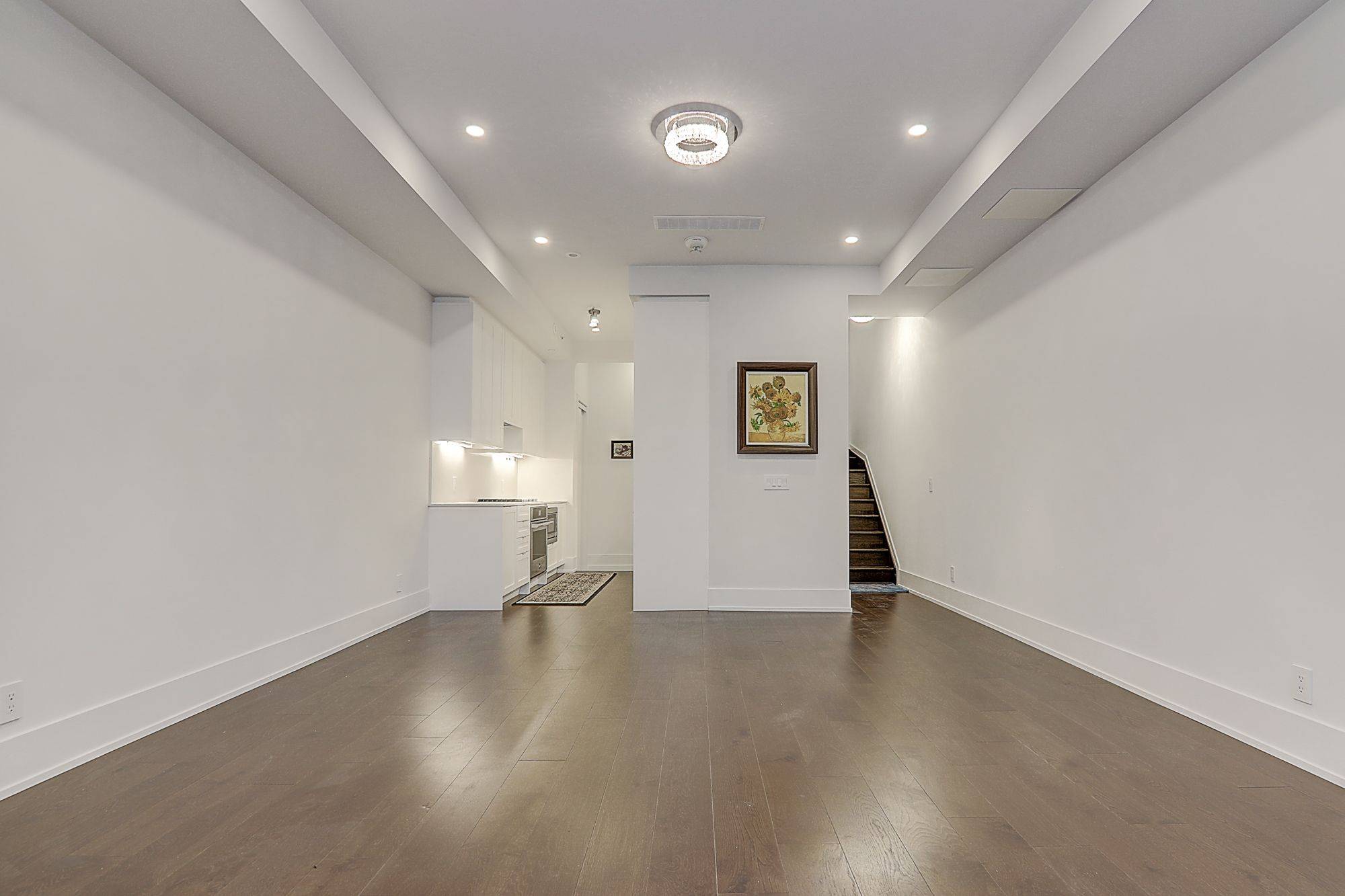 Toronto C02, ON M5R 0C1,270 Davenport RD #TH18