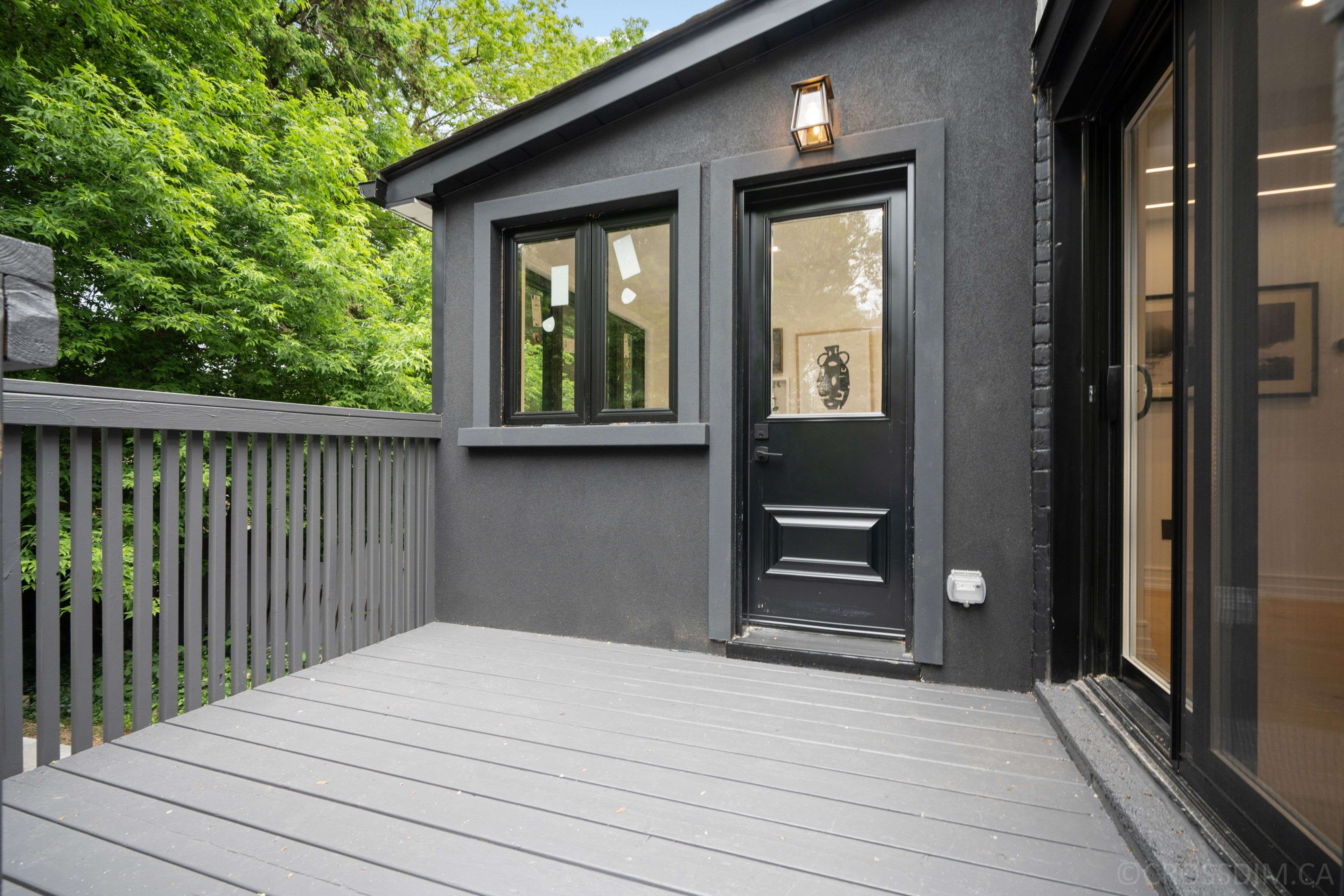 Toronto C10, ON M4P 1T1,12 Fairfield RD