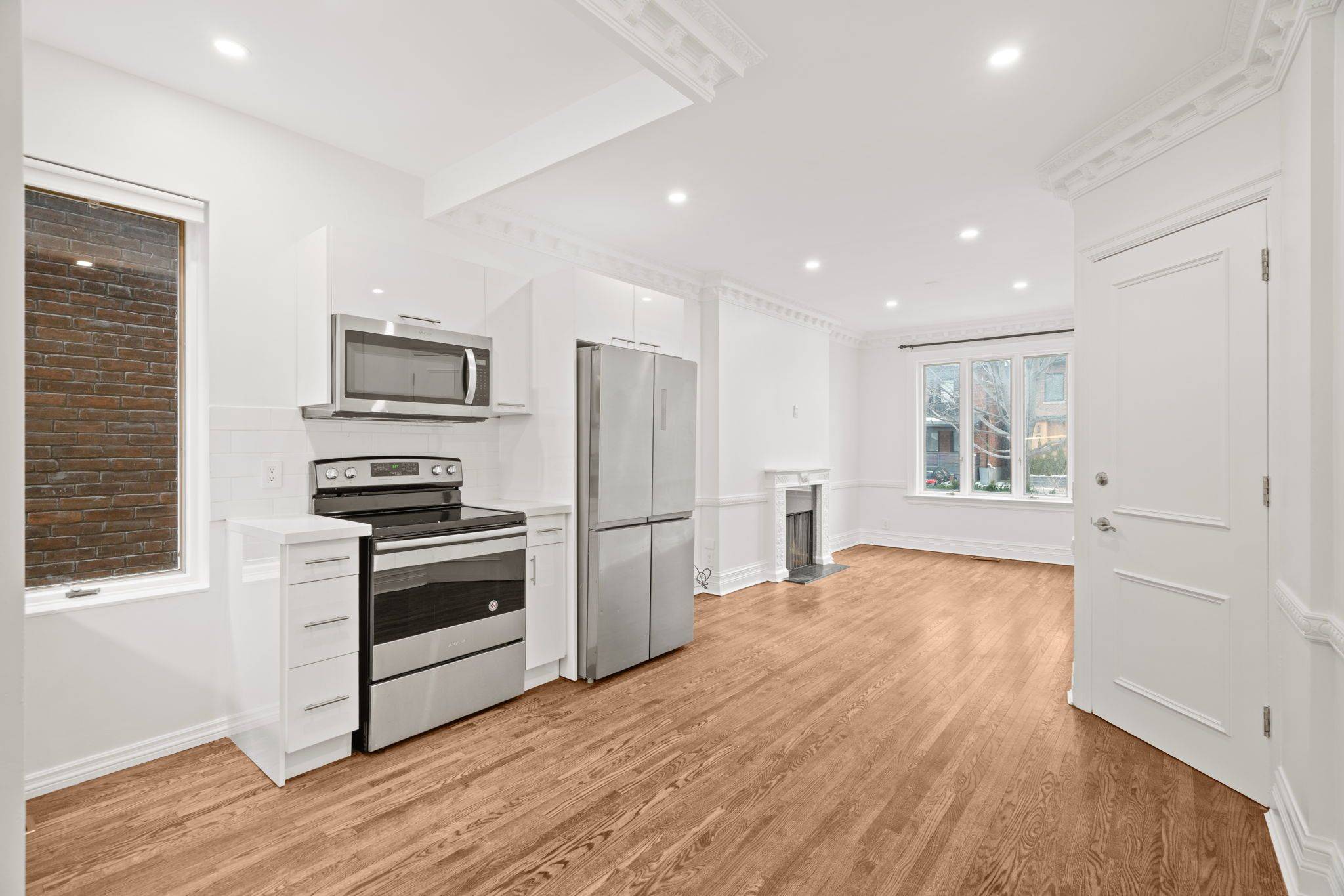 Toronto C02, ON M5R 1V3,59 Dupont ST #Main