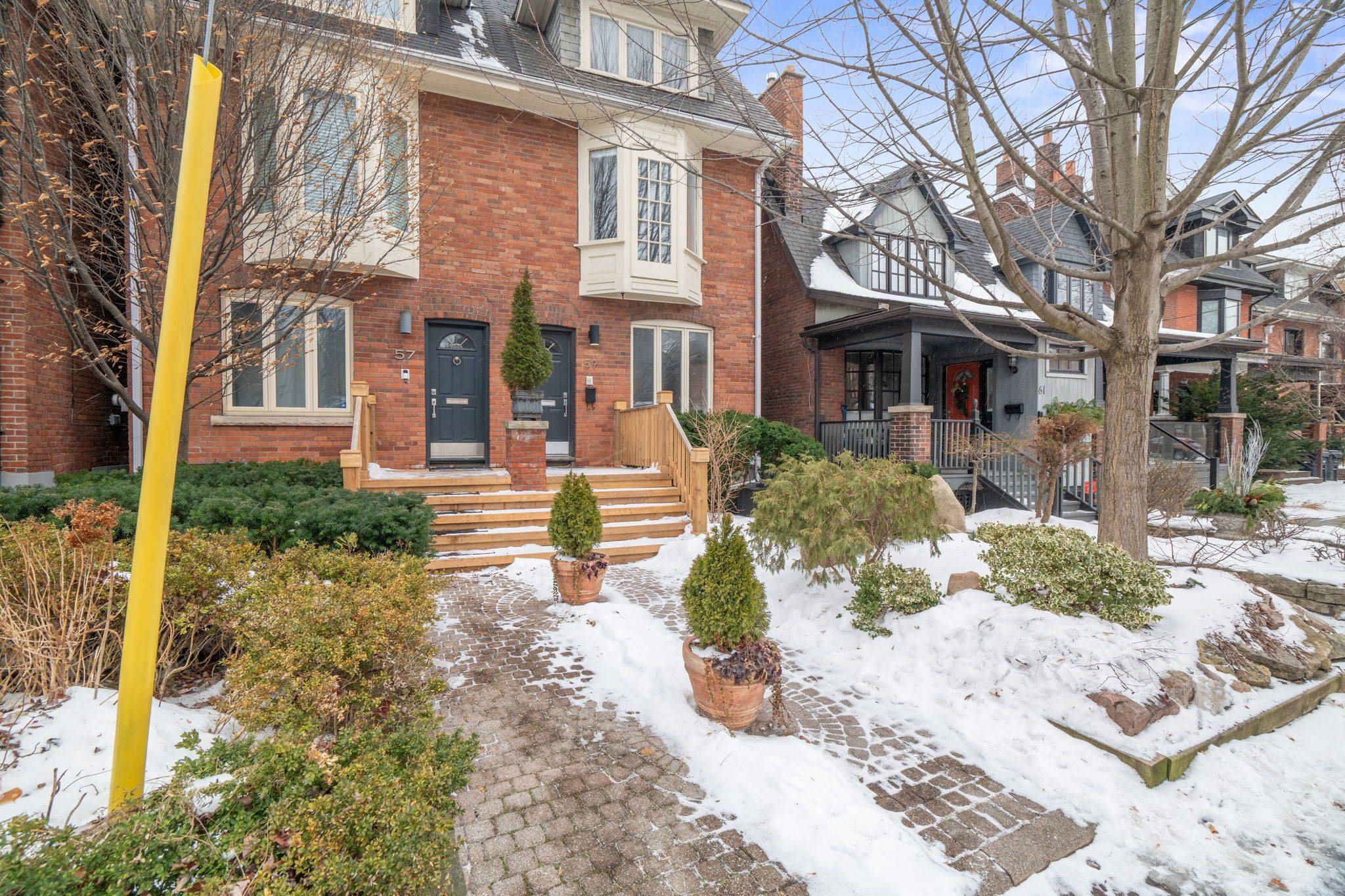 Toronto C02, ON M5R 1V3,59 Dupont ST #Main