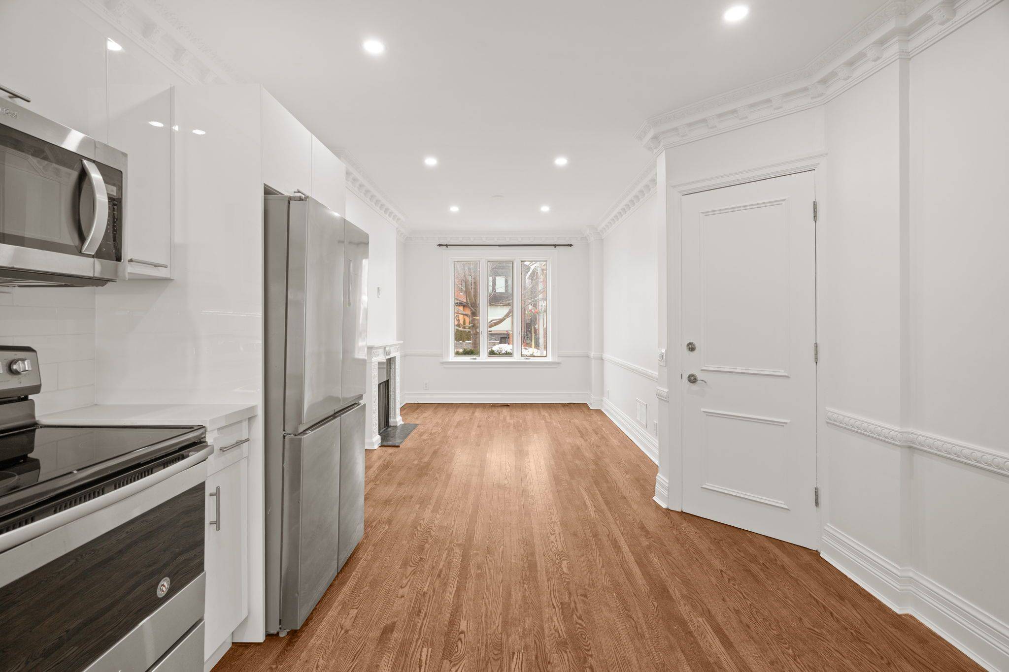 Toronto C02, ON M5R 1V3,59 Dupont ST #Main