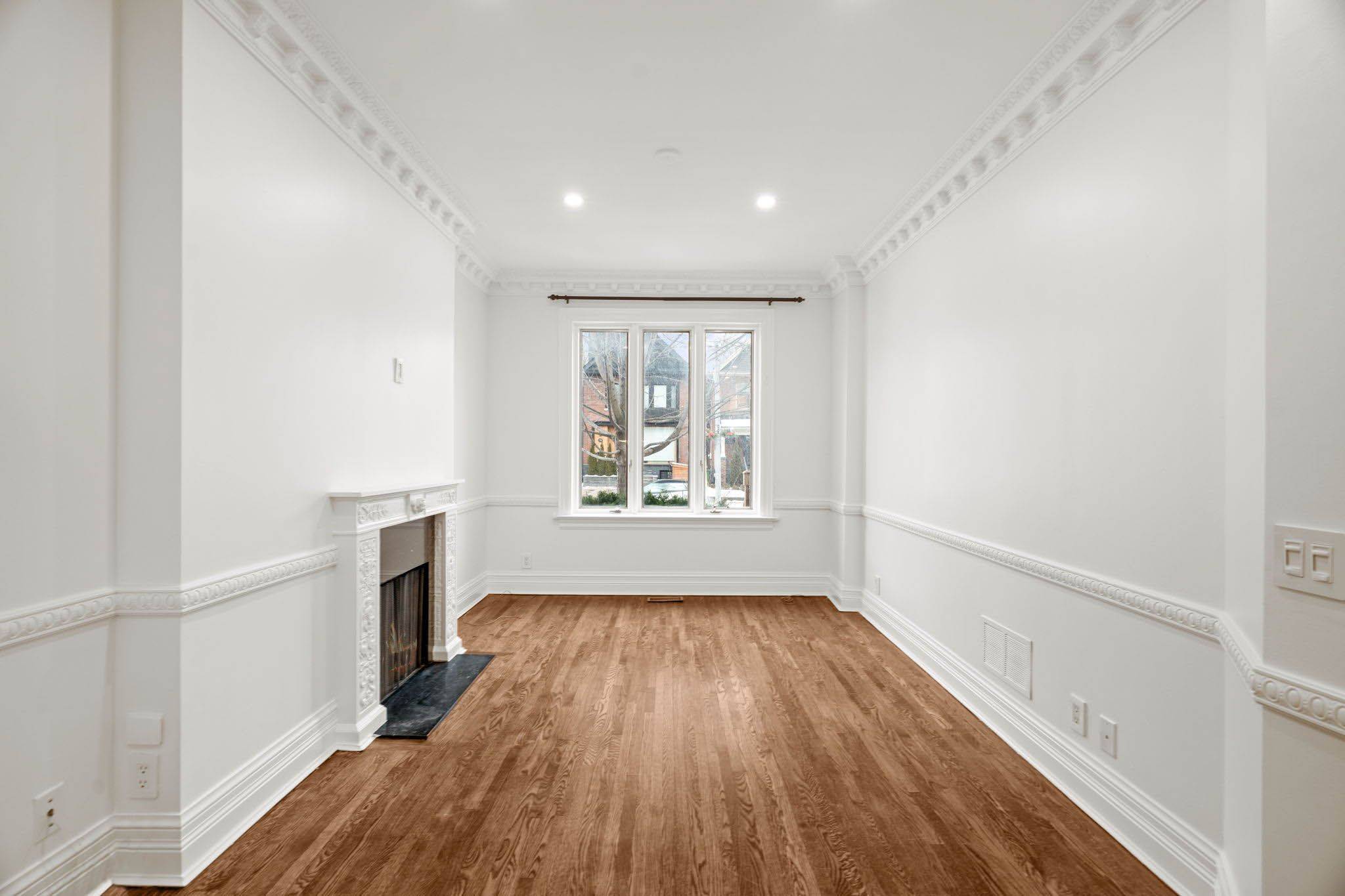 Toronto C02, ON M5R 1V3,59 Dupont ST #Main