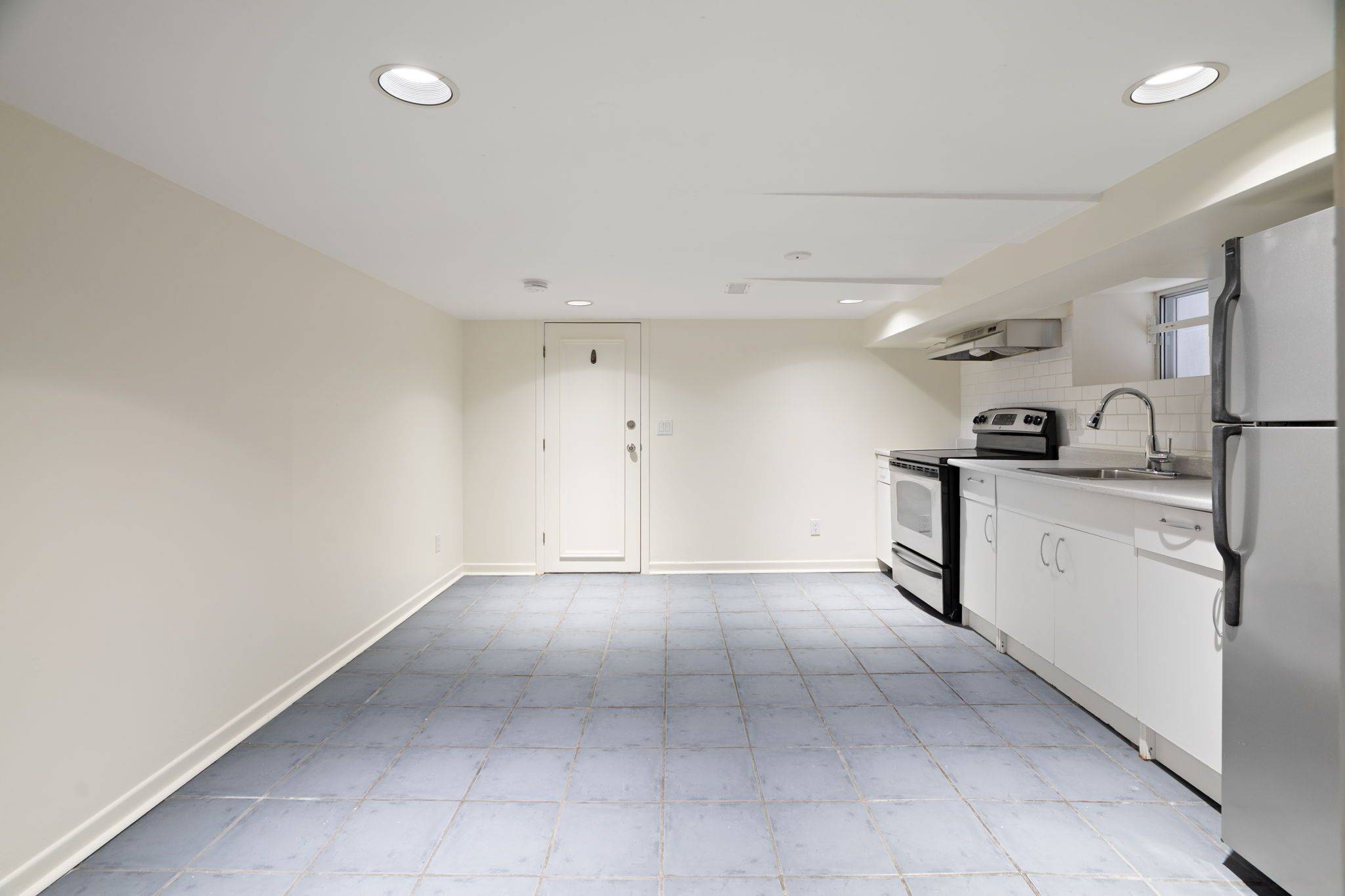 Toronto C02, ON M5R 1V3,59 Dupont ST #Lower