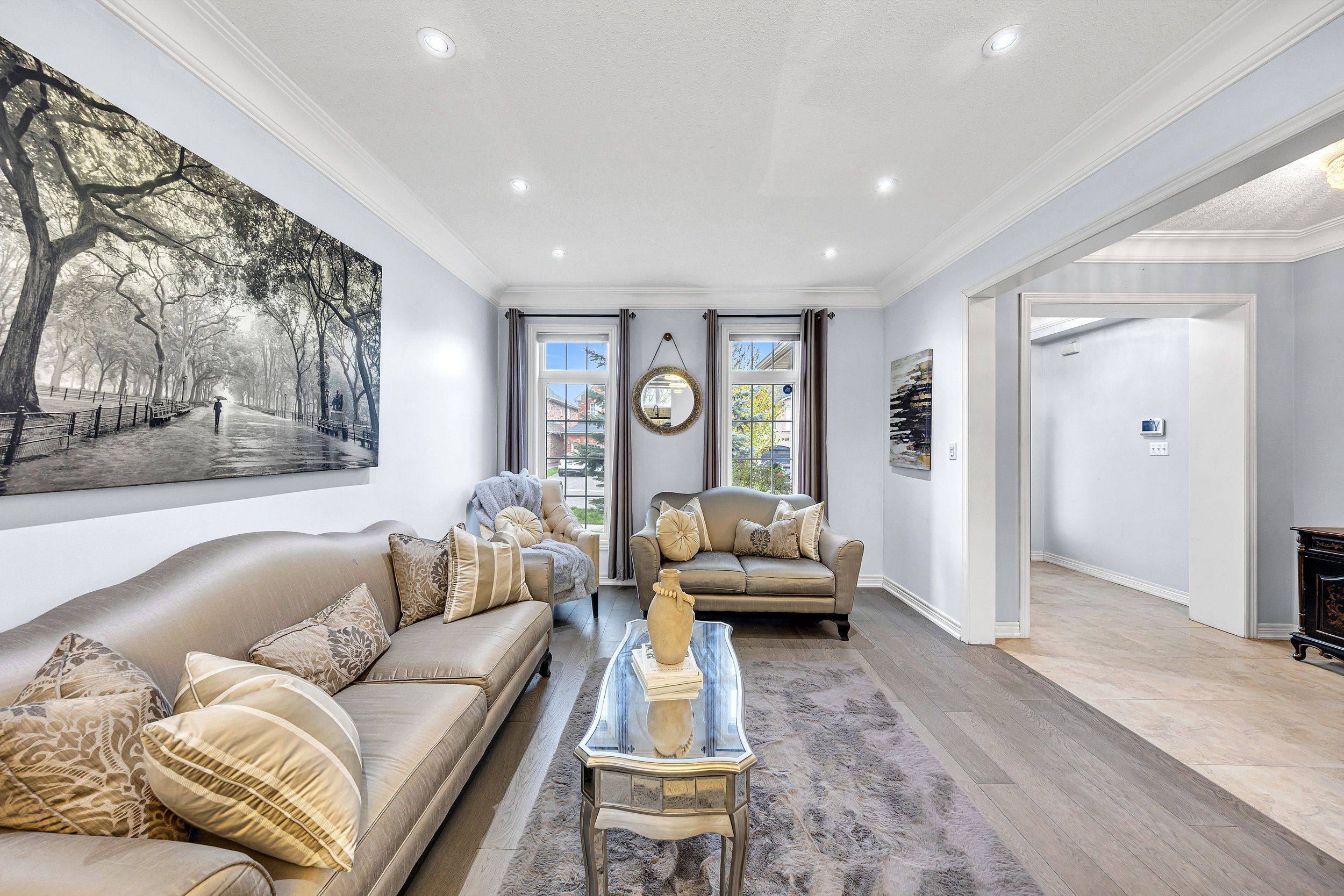 Whitby, ON L1P 0A5,8 St Philip CT