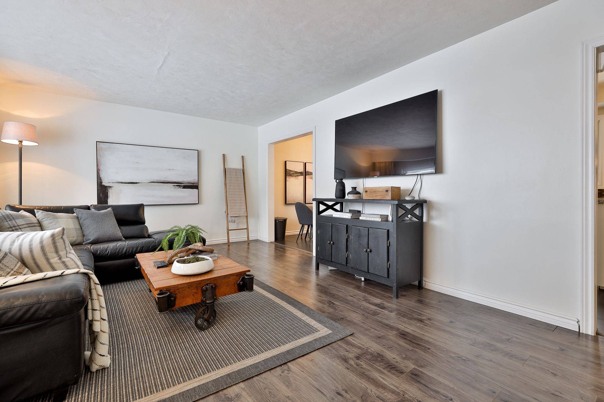 Whitby, ON L1N 1T2,906 Dunlop ST E