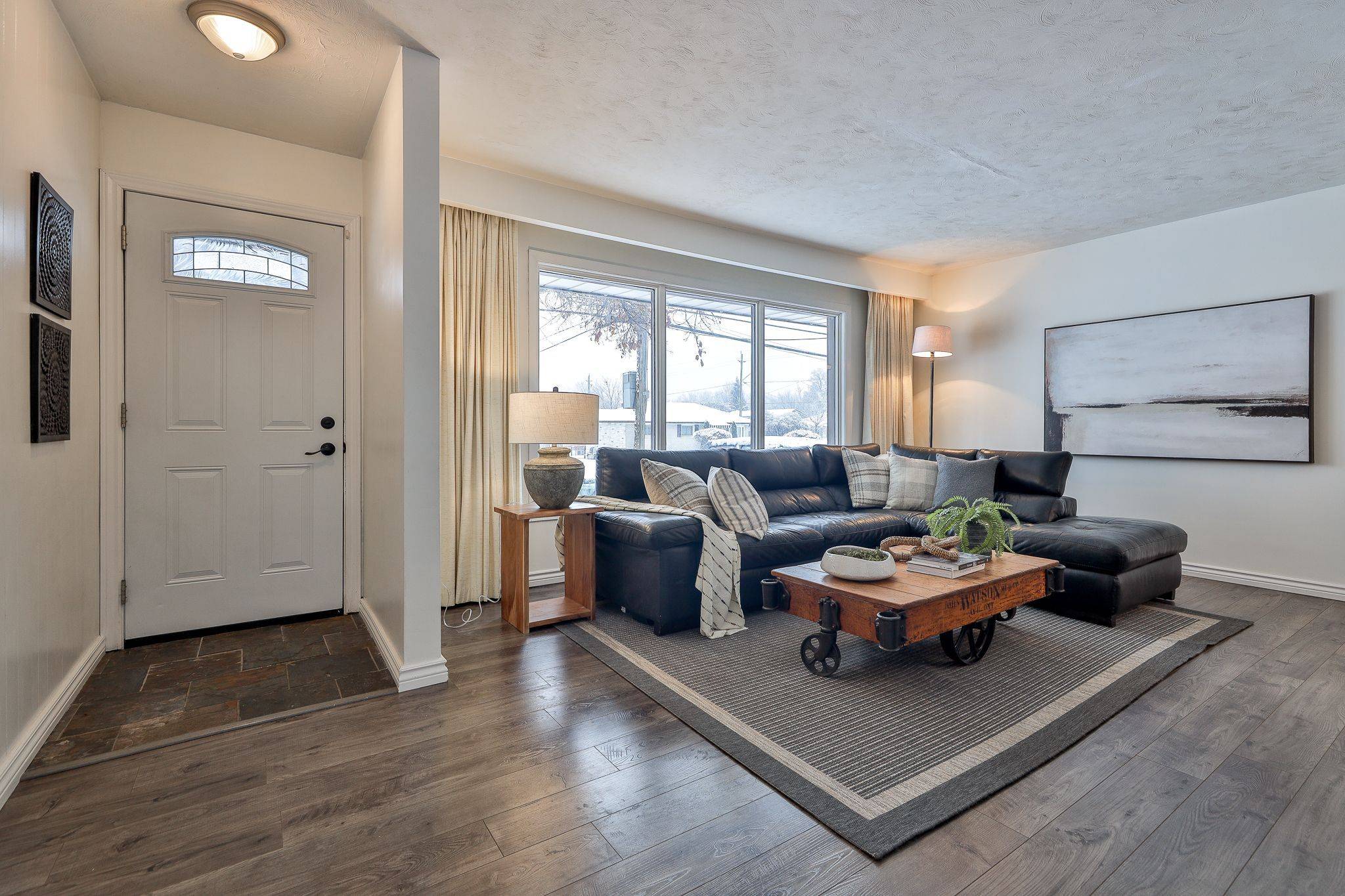 Whitby, ON L1N 1T2,906 Dunlop ST E