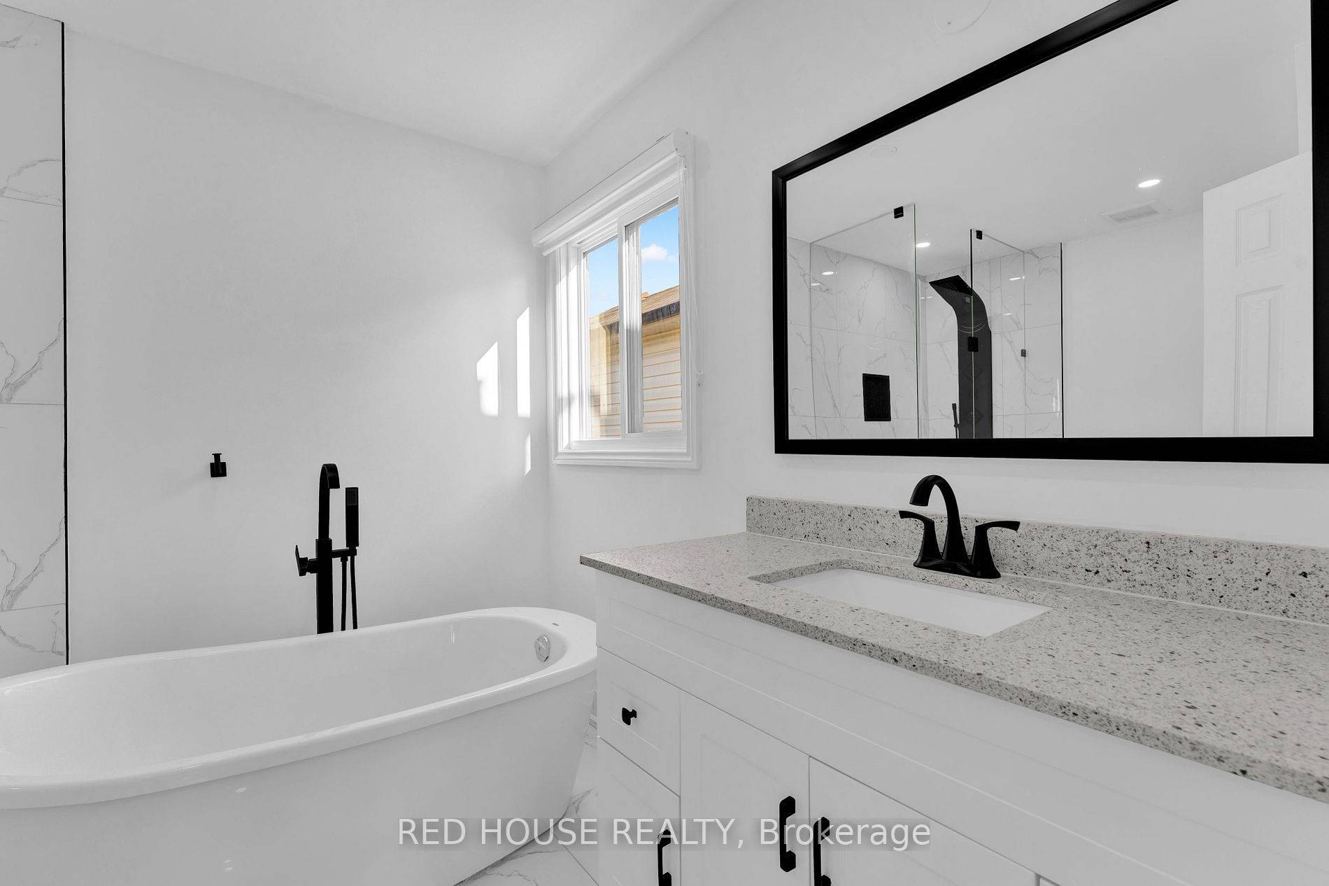 Oshawa, ON L1K 2E4,985 Sandcliff DR