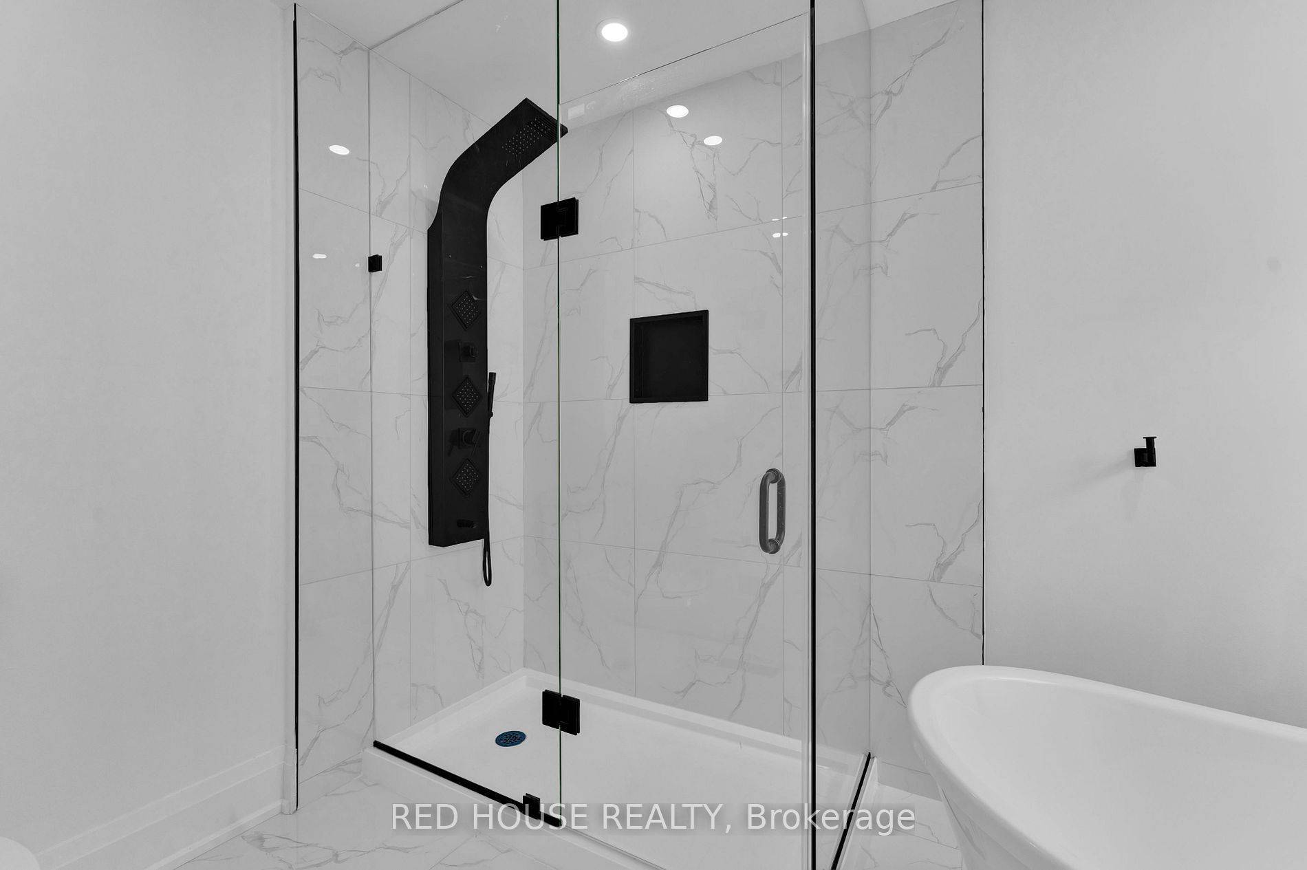 Oshawa, ON L1K 2E4,985 Sandcliff DR