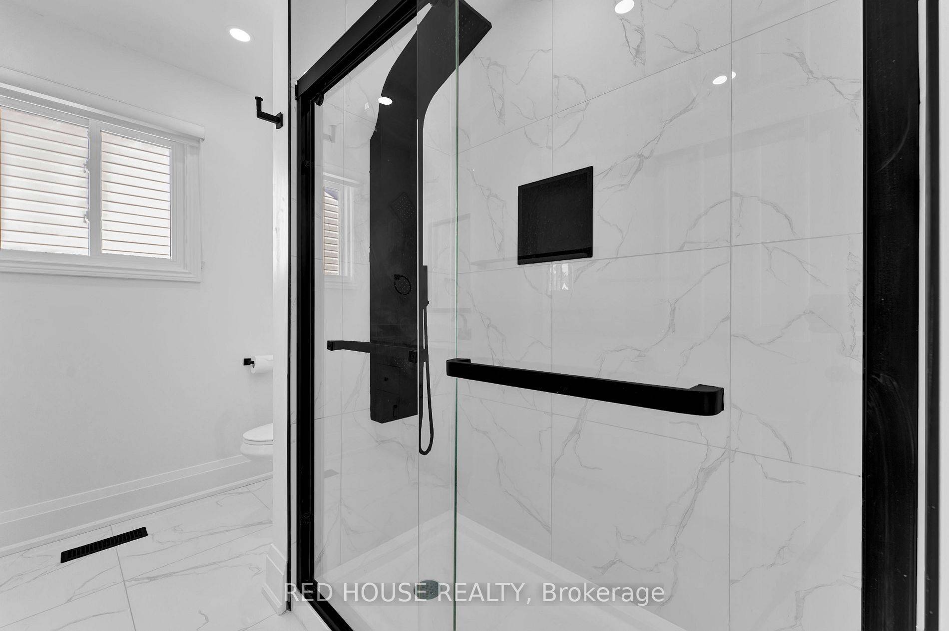 Oshawa, ON L1K 2E4,985 Sandcliff DR