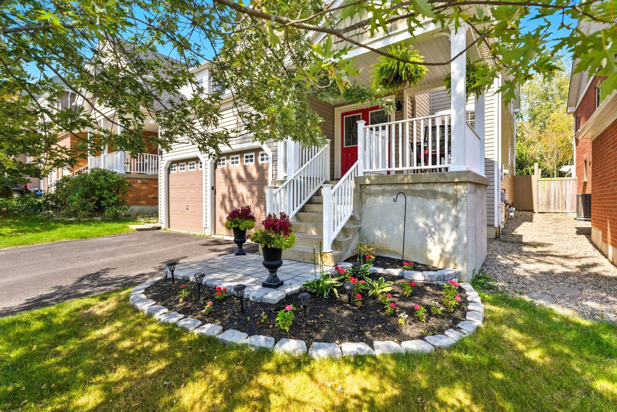 Oshawa, ON L1K 0H3,1624 Docking CT