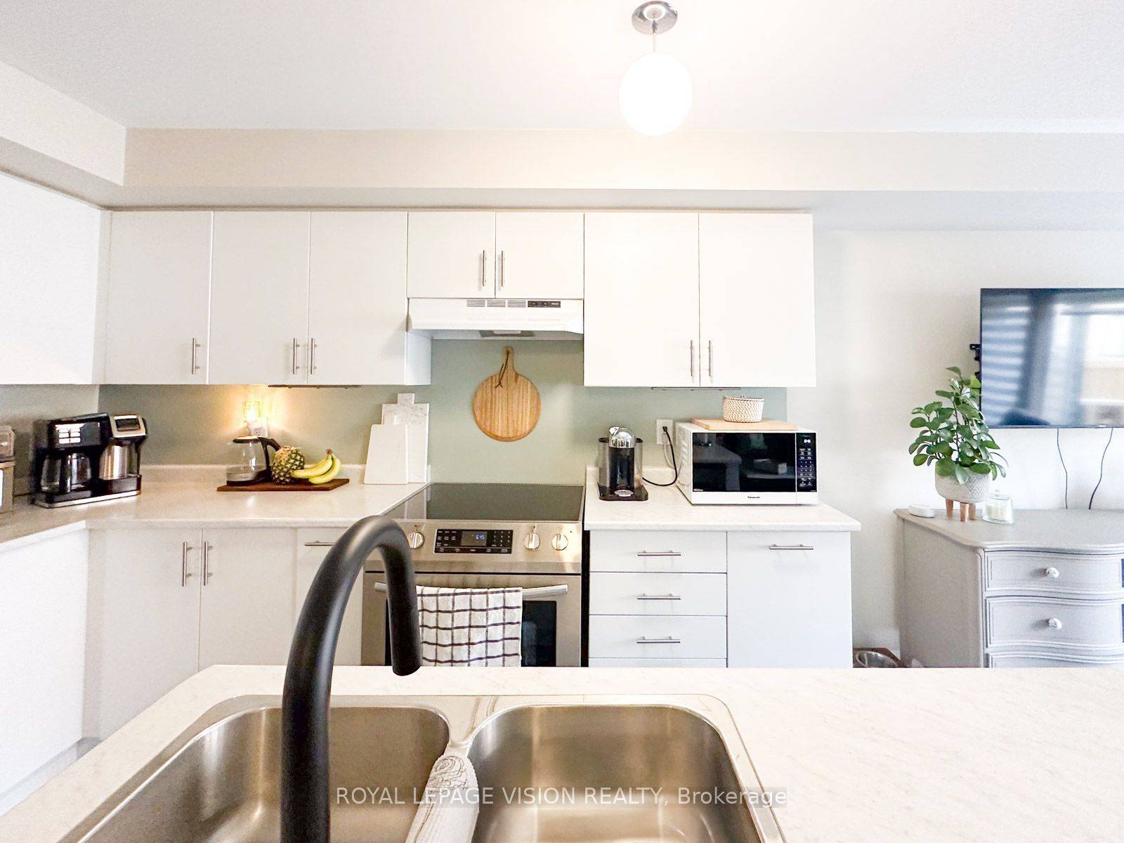 Clarington, ON L1C 7G4,74 Caspian SQ