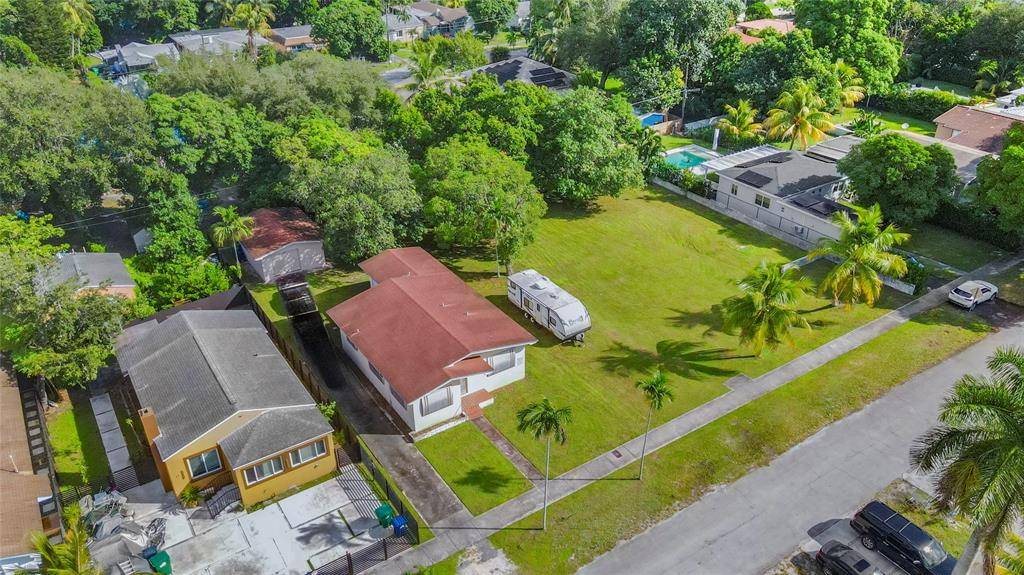 Miami, FL 33161,23 NE 116th St