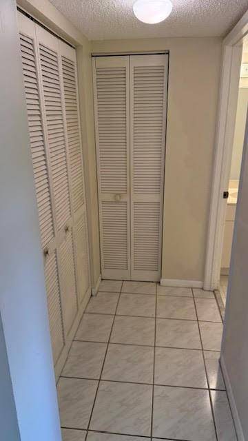 Pompano Beach, FL 33069,2334 S Cypress Bend Dr #204