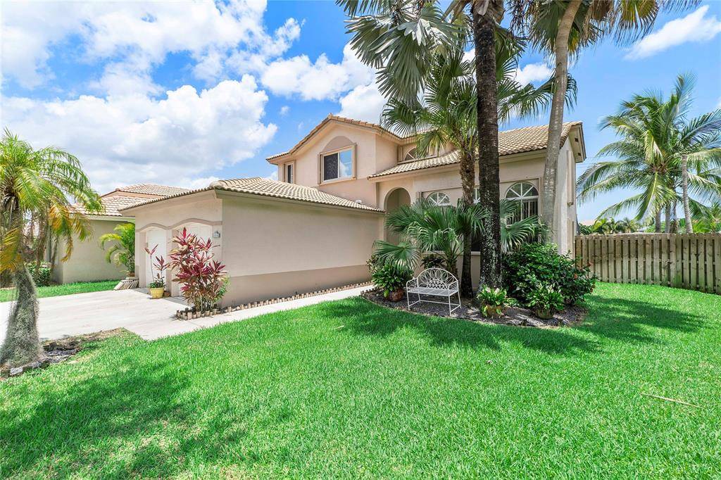 Davie, FL 33325,466 E Royal Cove Cir