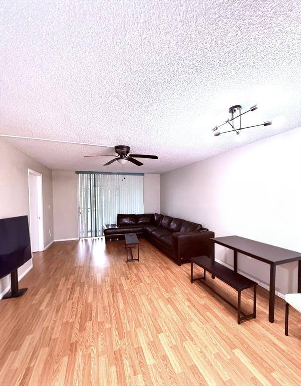 Sunrise, FL 33322,3091 E Sunrise Lakes Dr #101