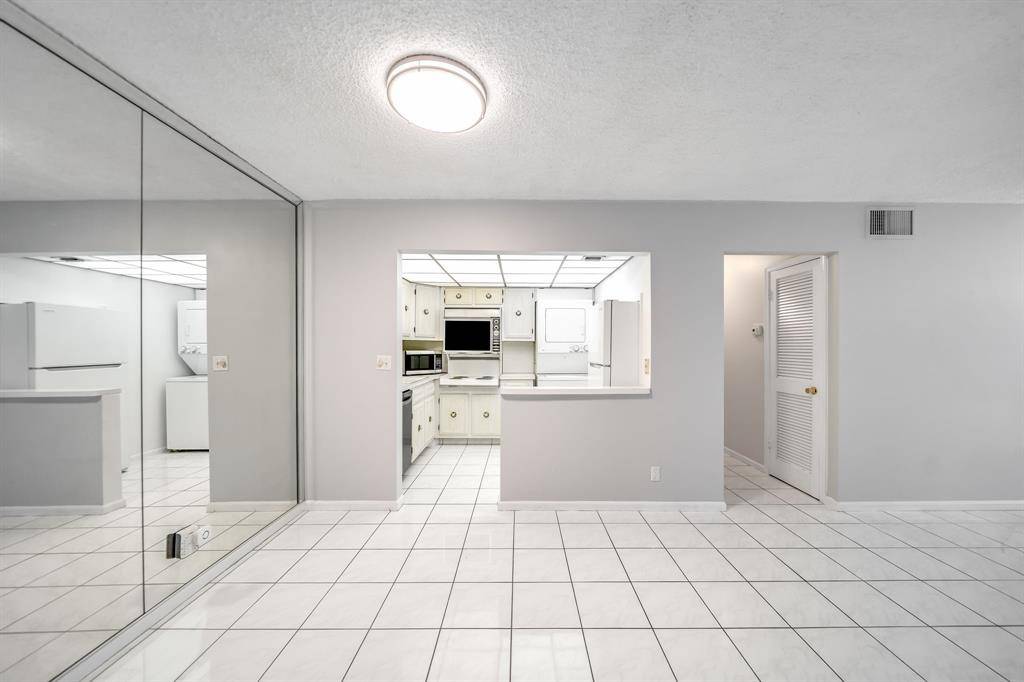 Pompano Beach, FL 33060,150 Cypress Club Dr #528