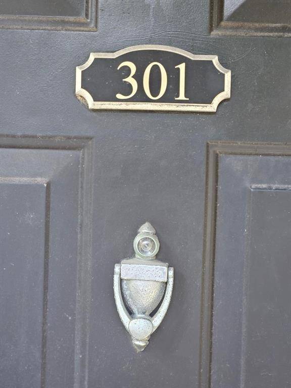 Coral Springs, FL 33067,5860 W Sample Rd #301