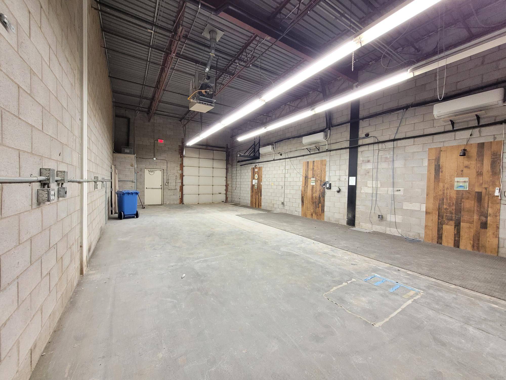 Vaughan, ON L4L 6B4,55 Winges RD #Unit 4