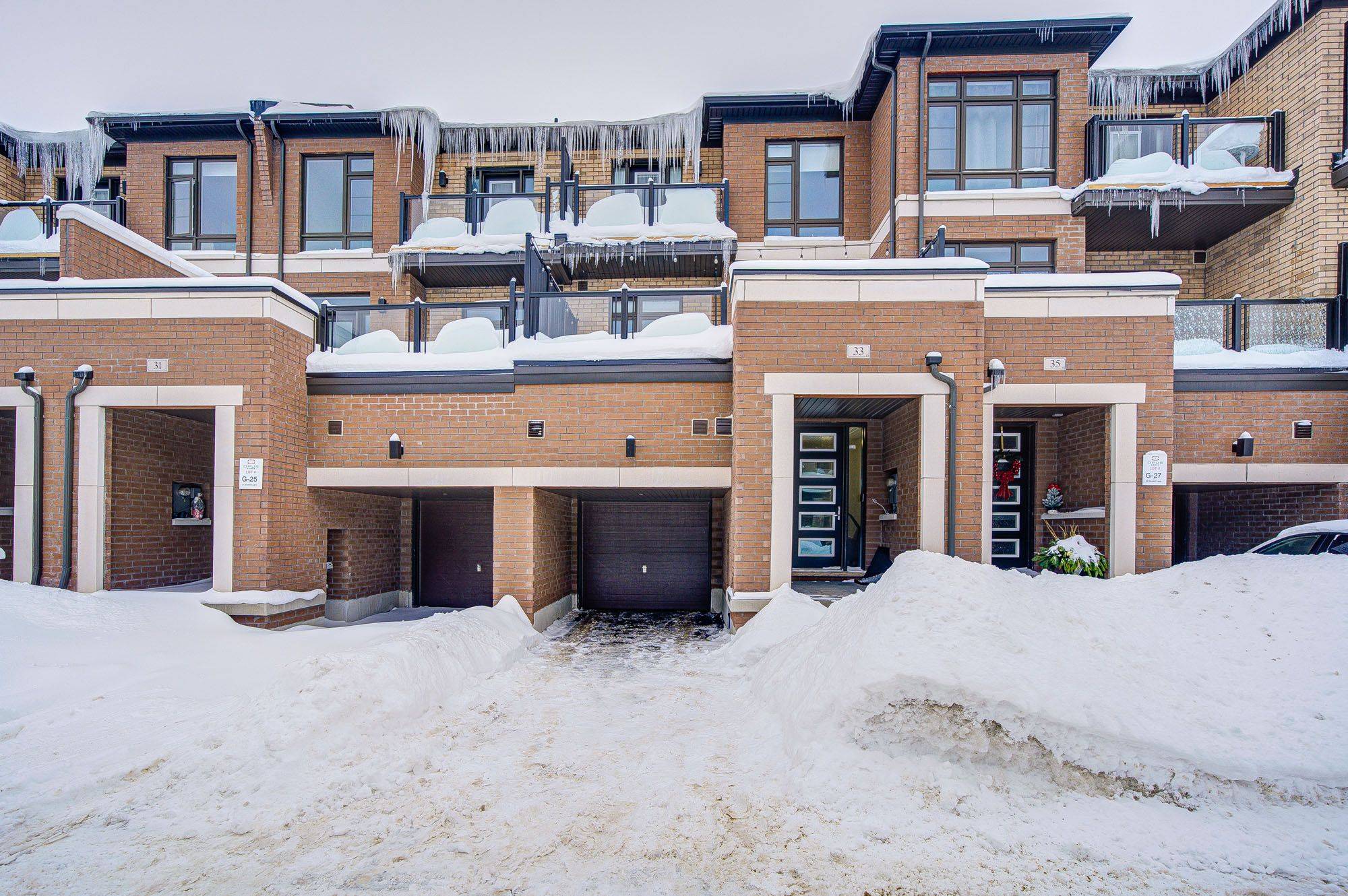 Barrie, ON L9J 0M3,33 Bluebird LN