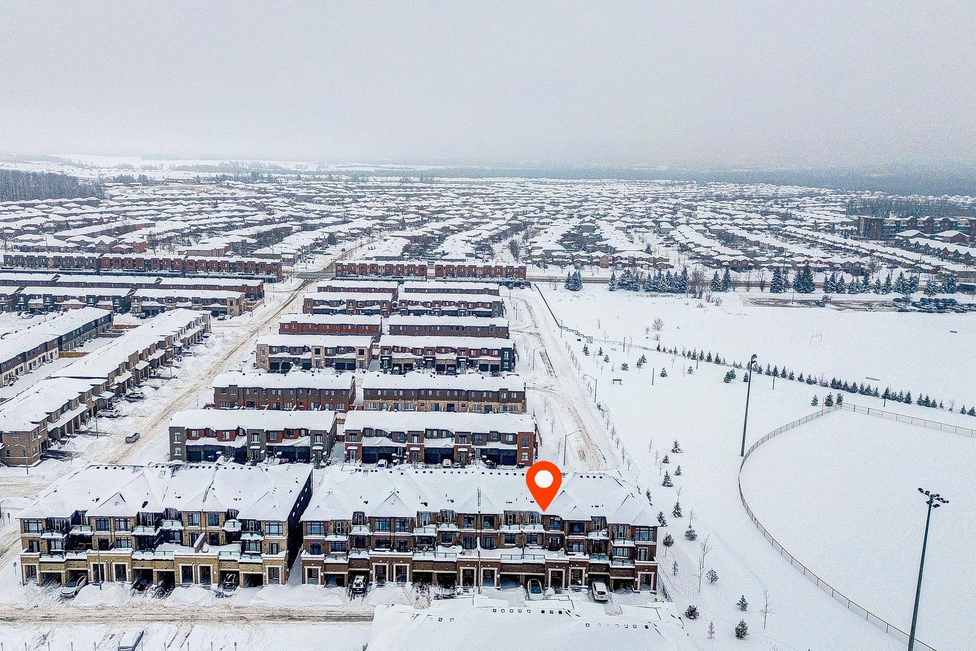 Barrie, ON L9J 0M3,33 Bluebird LN