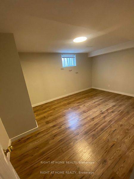 Barrie, ON L4N 9Z3,35 Ginger DR