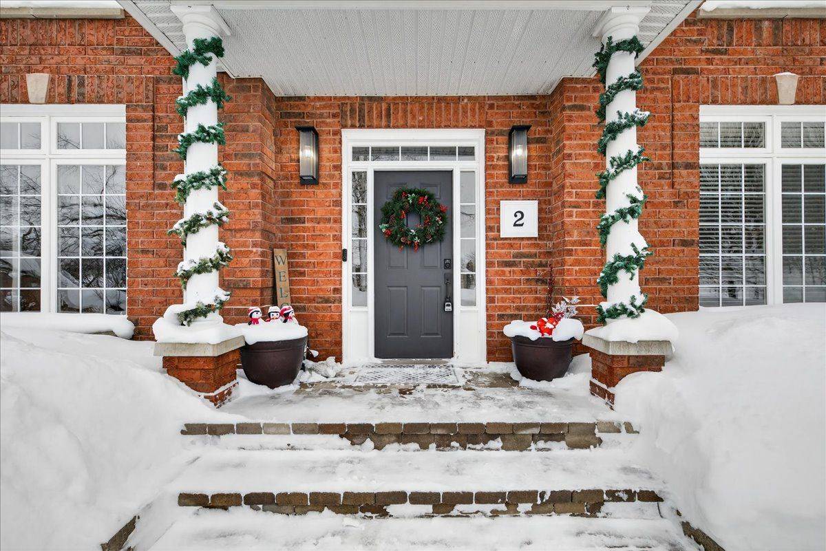 Springwater, ON L9X 0J4,2 Forest Hill DR