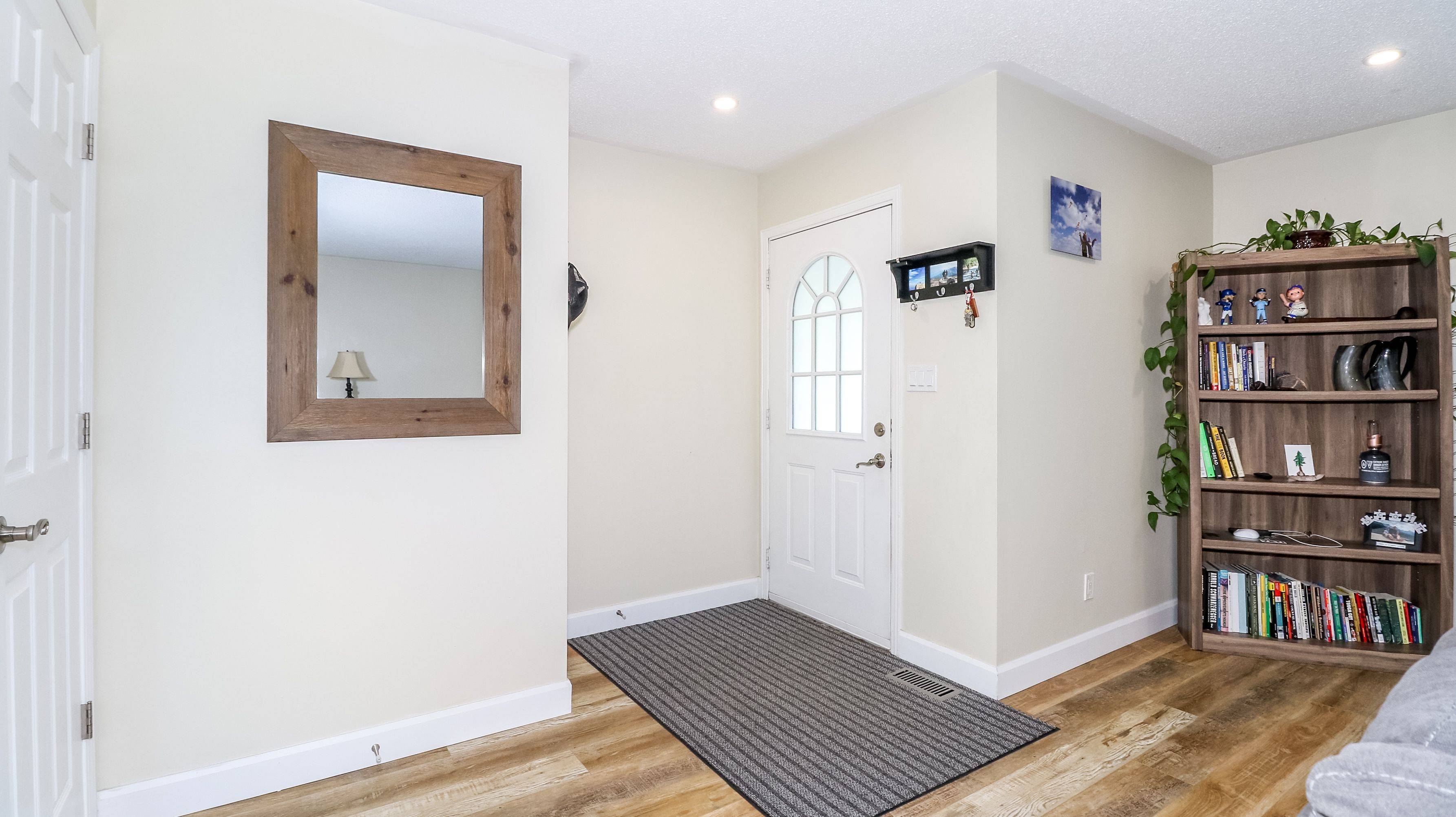 Orillia, ON L3V 7G6,1 Mariposa DR