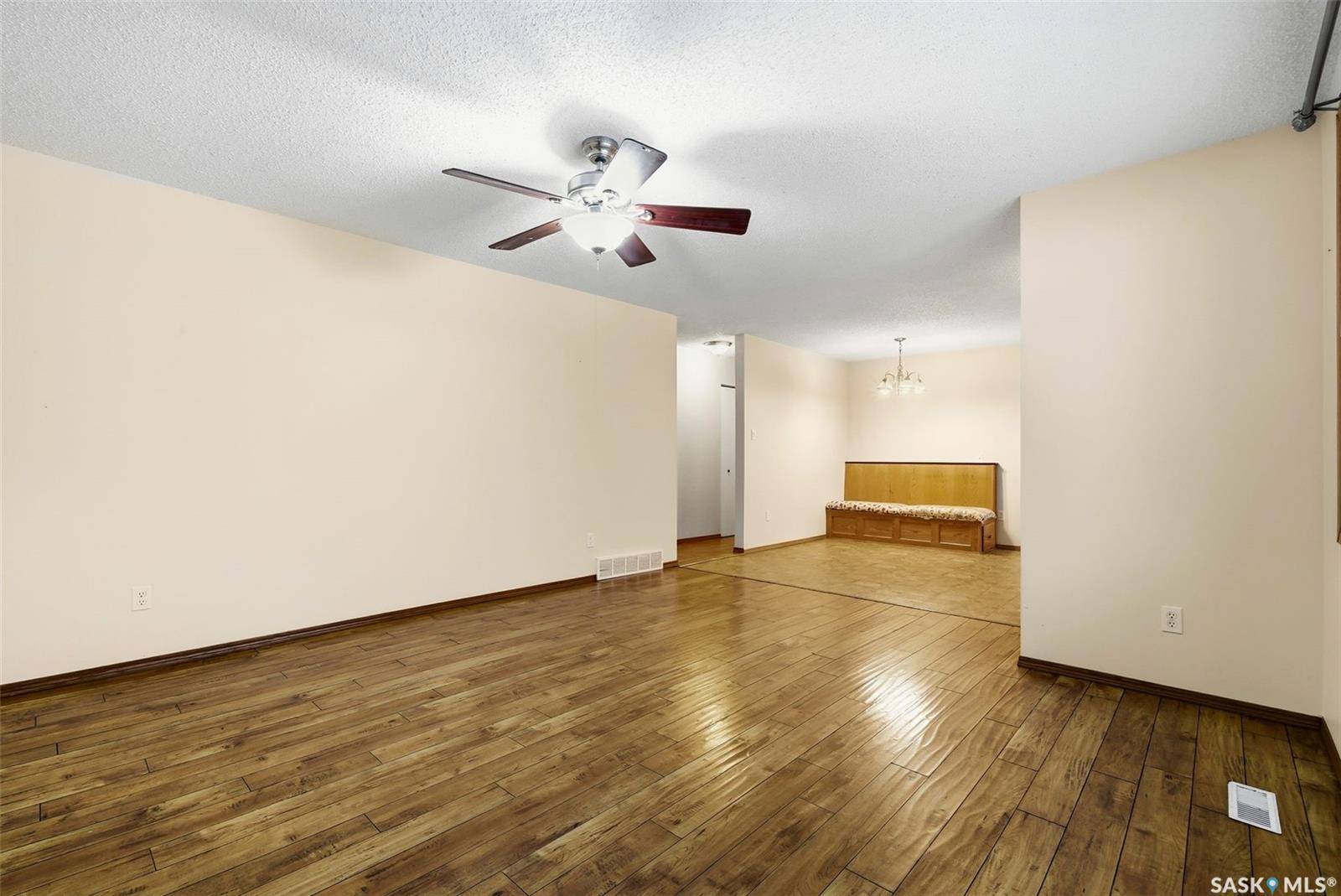 Regina, SK S4N 1K7,14 Milford CRESCENT