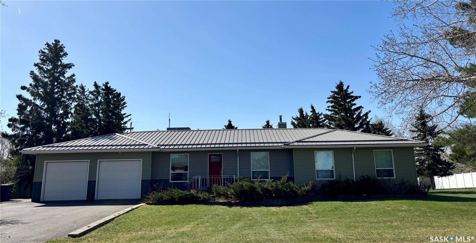 Coleville, SK S0L 0K0,207 4th AVENUE W