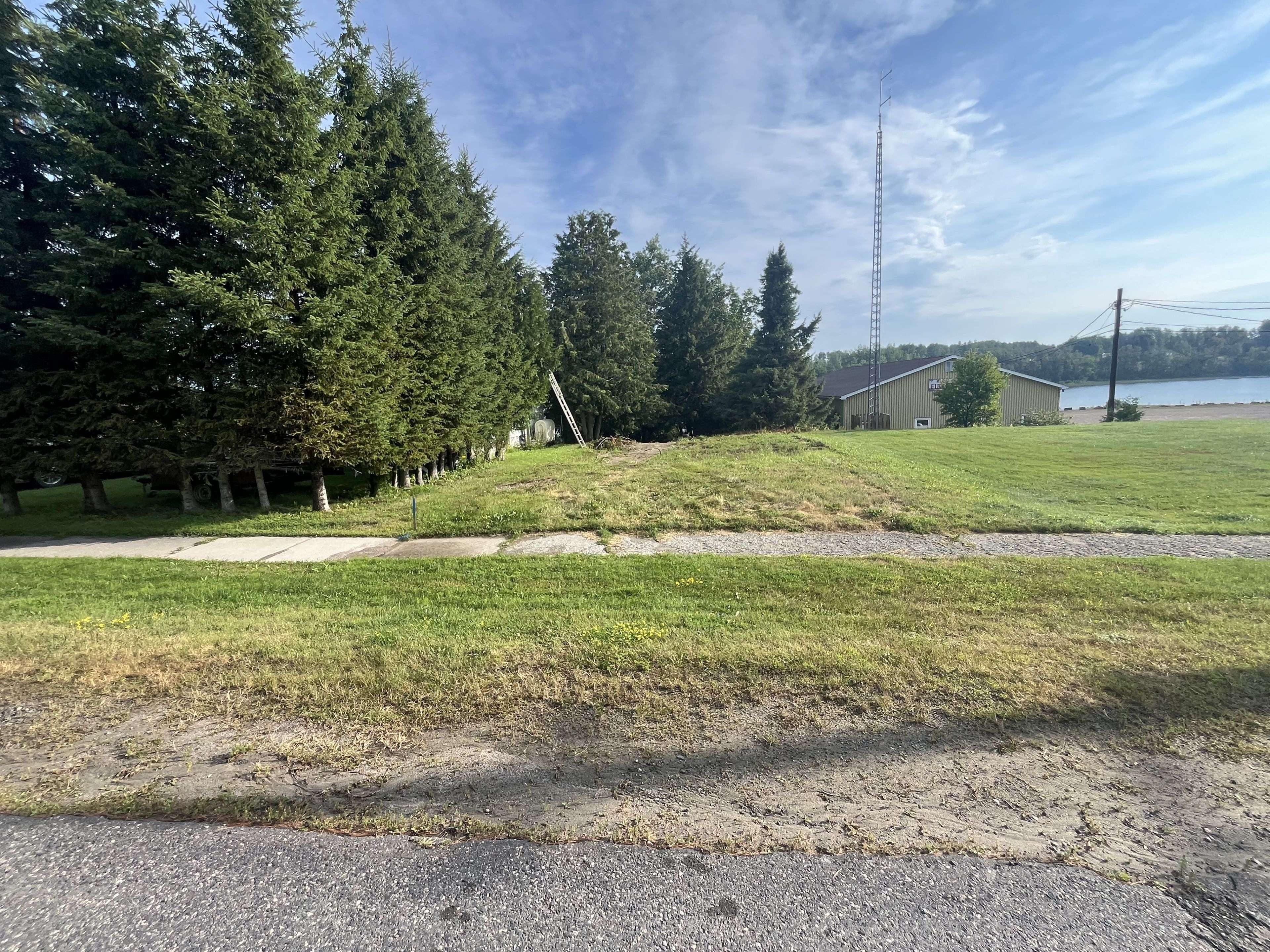 Timiskaming, ON P0J 1G0,33 Third ST E