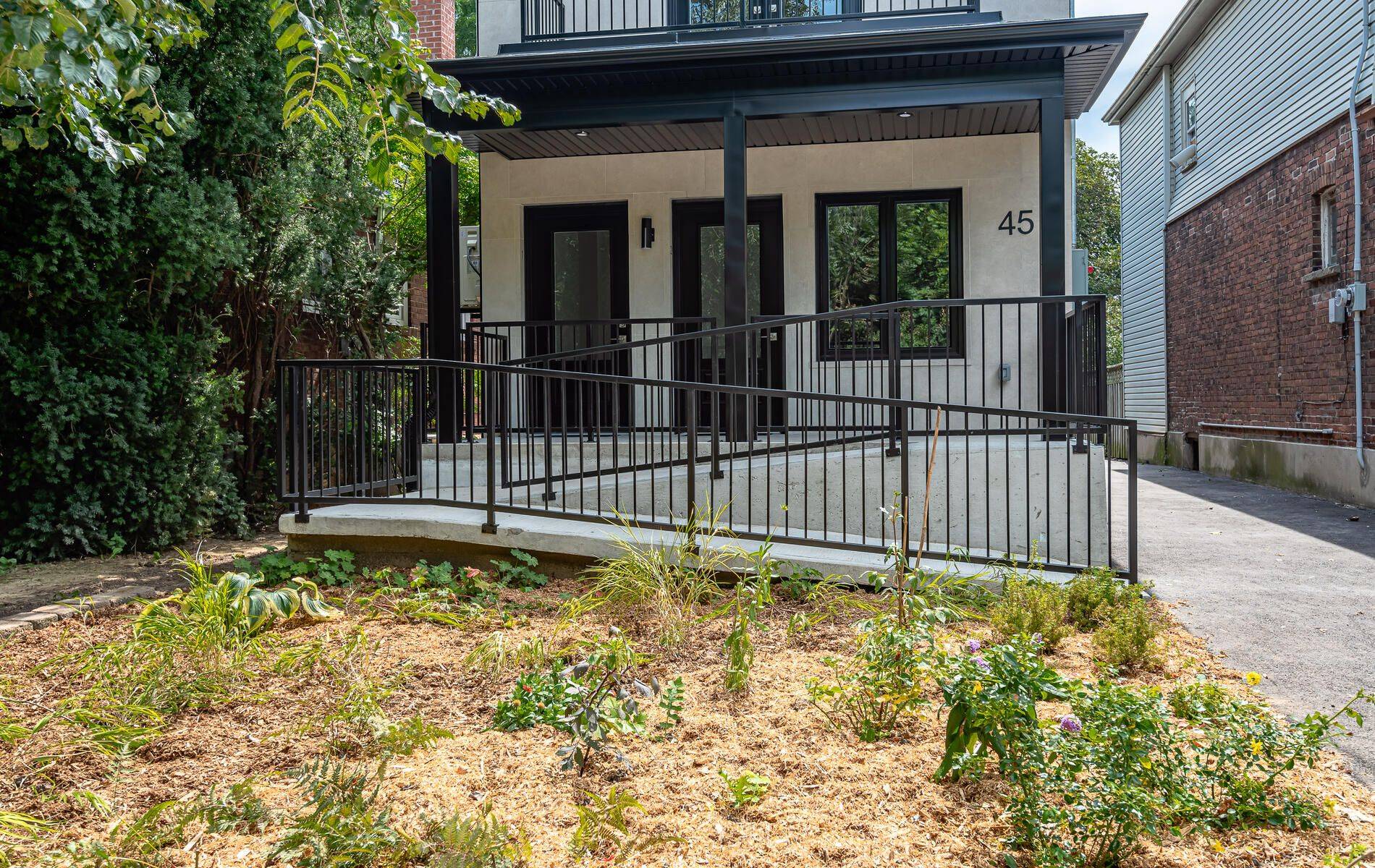 Toronto W04, ON M6N 2V6,45 Astoria AVE #2