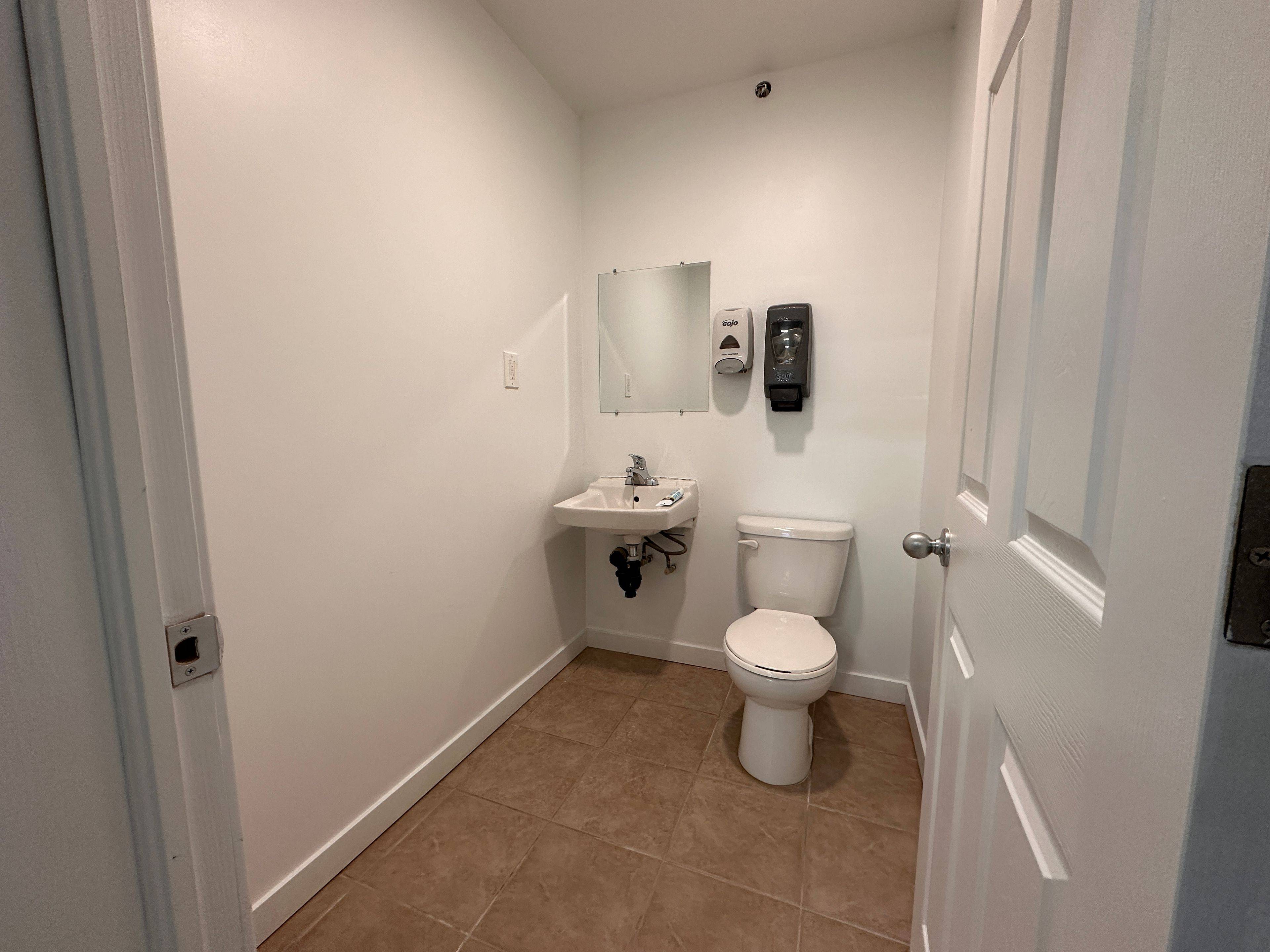 Oakville, ON L6L 6R1,2172 Wyecroft RD #17