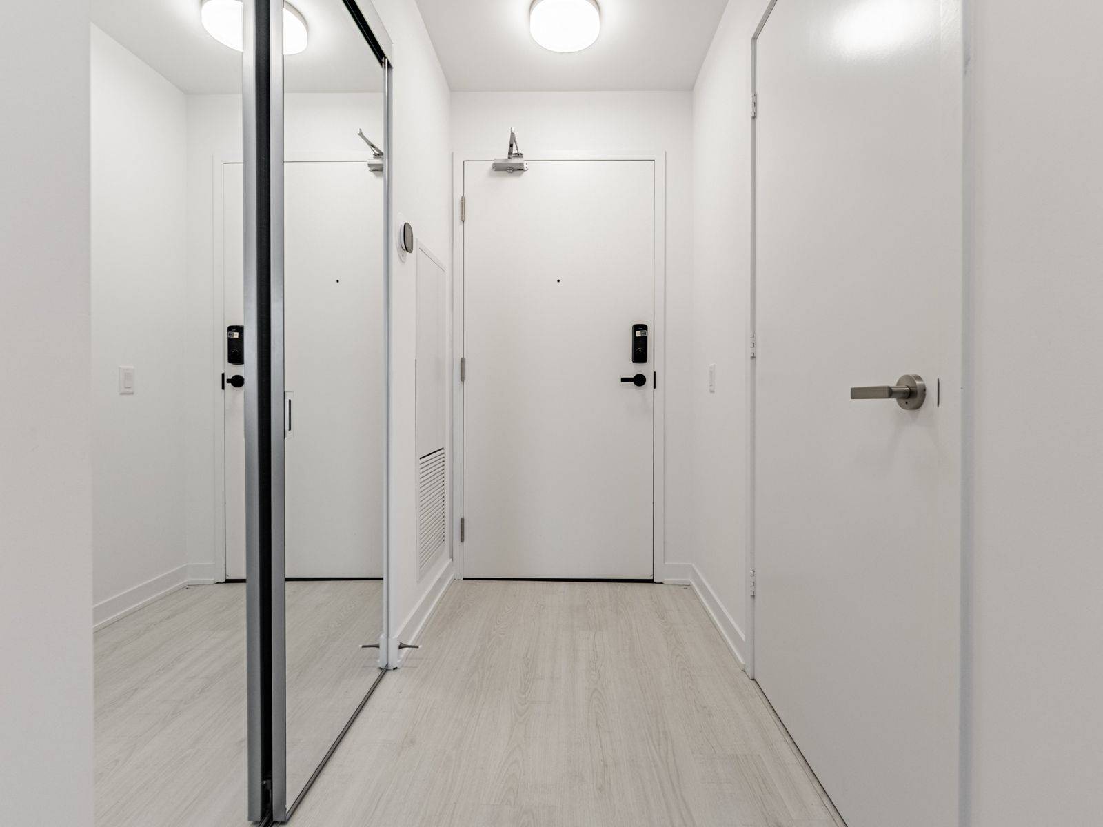 Mississauga, ON L5B 0M4,407 Webb DR #TH 12