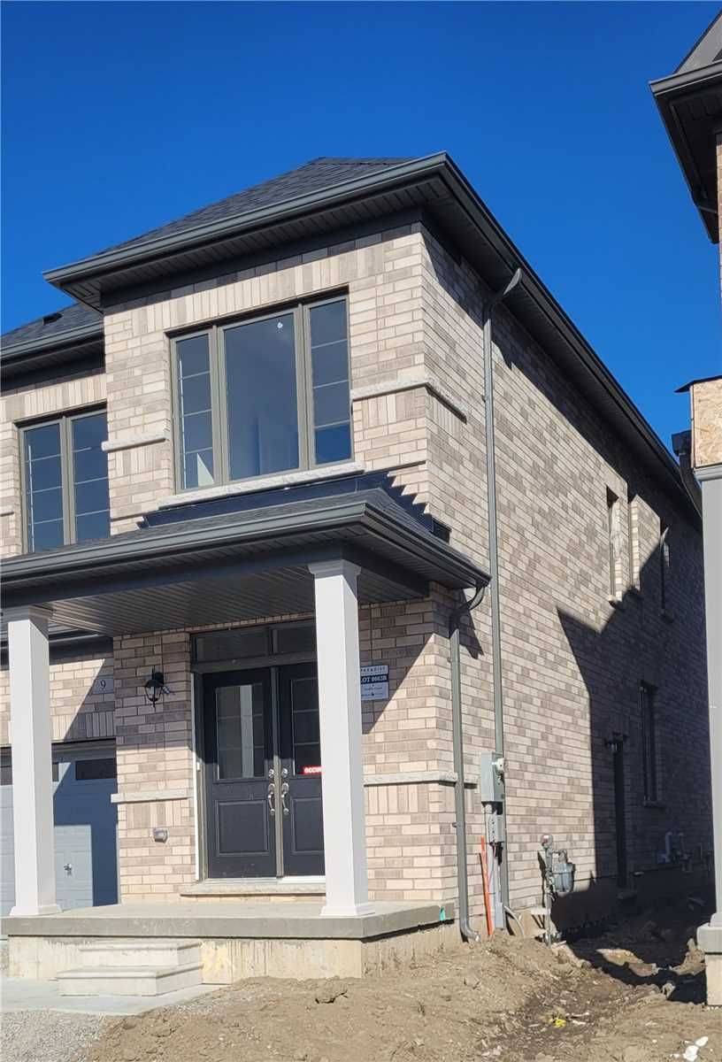 Brampton, ON L7A 5A6,9 Truffle CT