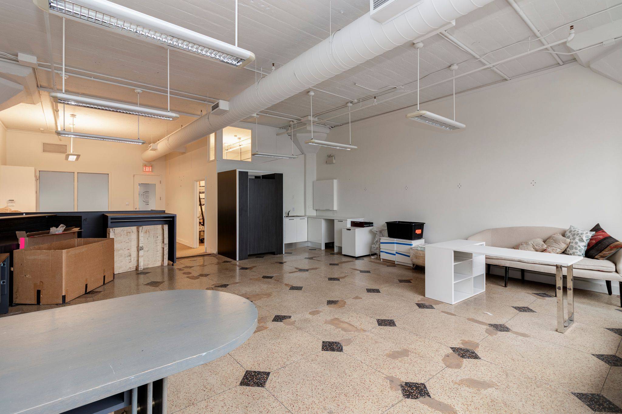 Toronto W02, ON M6G 1Z6,672 Dupont ST #403