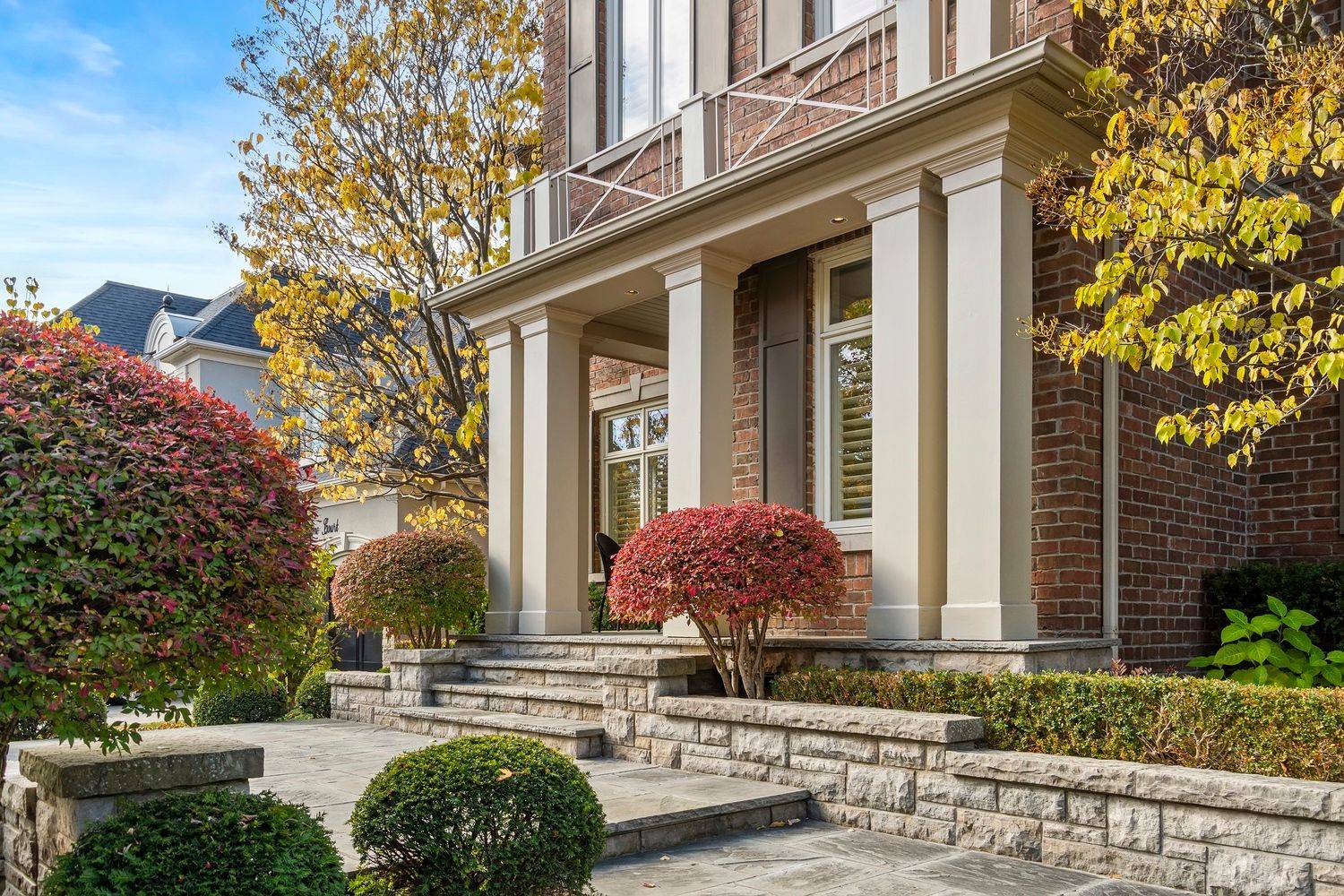 Mississauga, ON L5H 4L4,562 Gladwyne CT