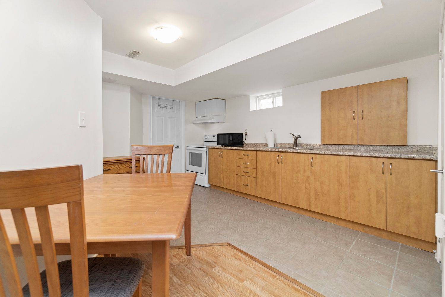 Mississauga, ON L5W 1L5,7170 Para PL #Bsmt