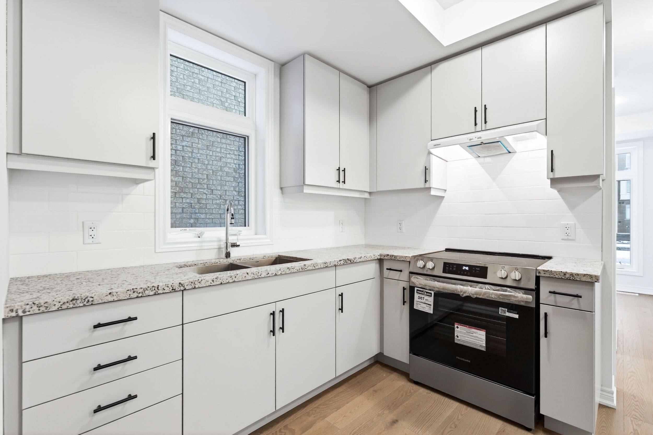 Oakville, ON L6H 0V8,3211 Sixth Line #Unit B