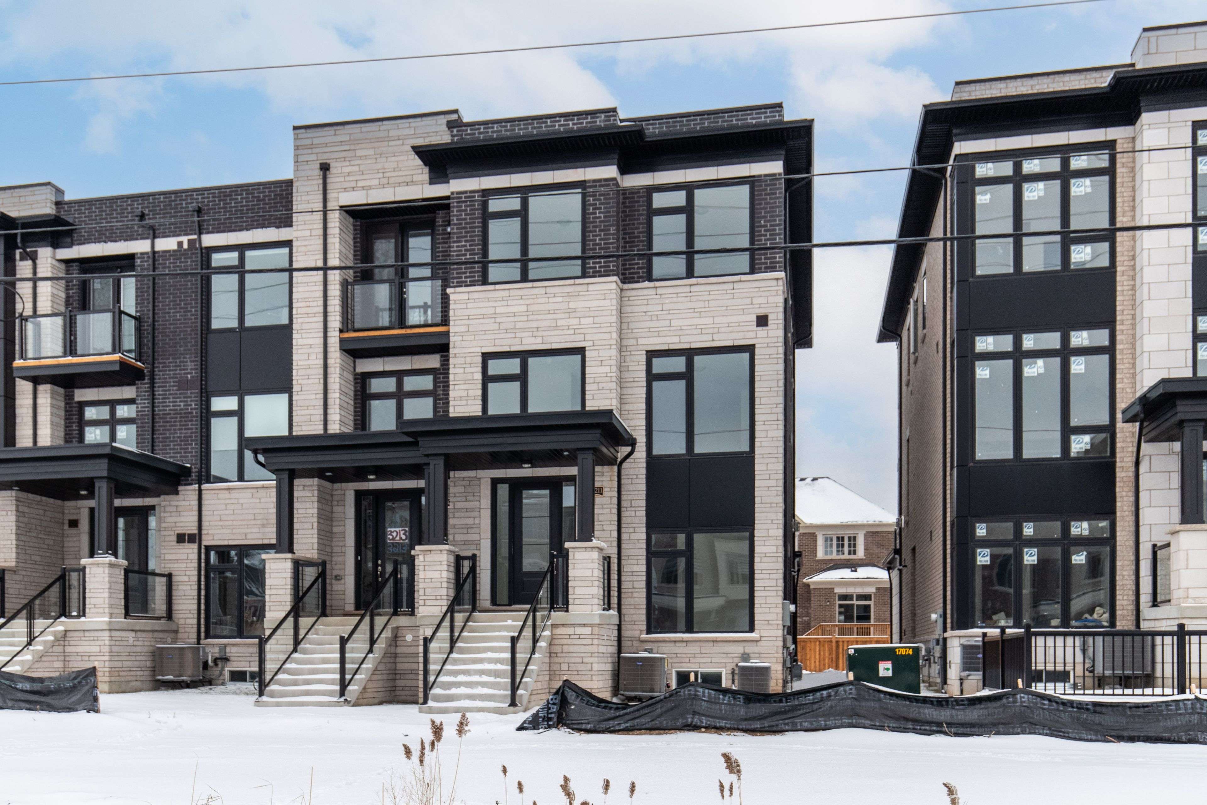 Oakville, ON L6H 0V8,3211 Sixth Line #Unit B