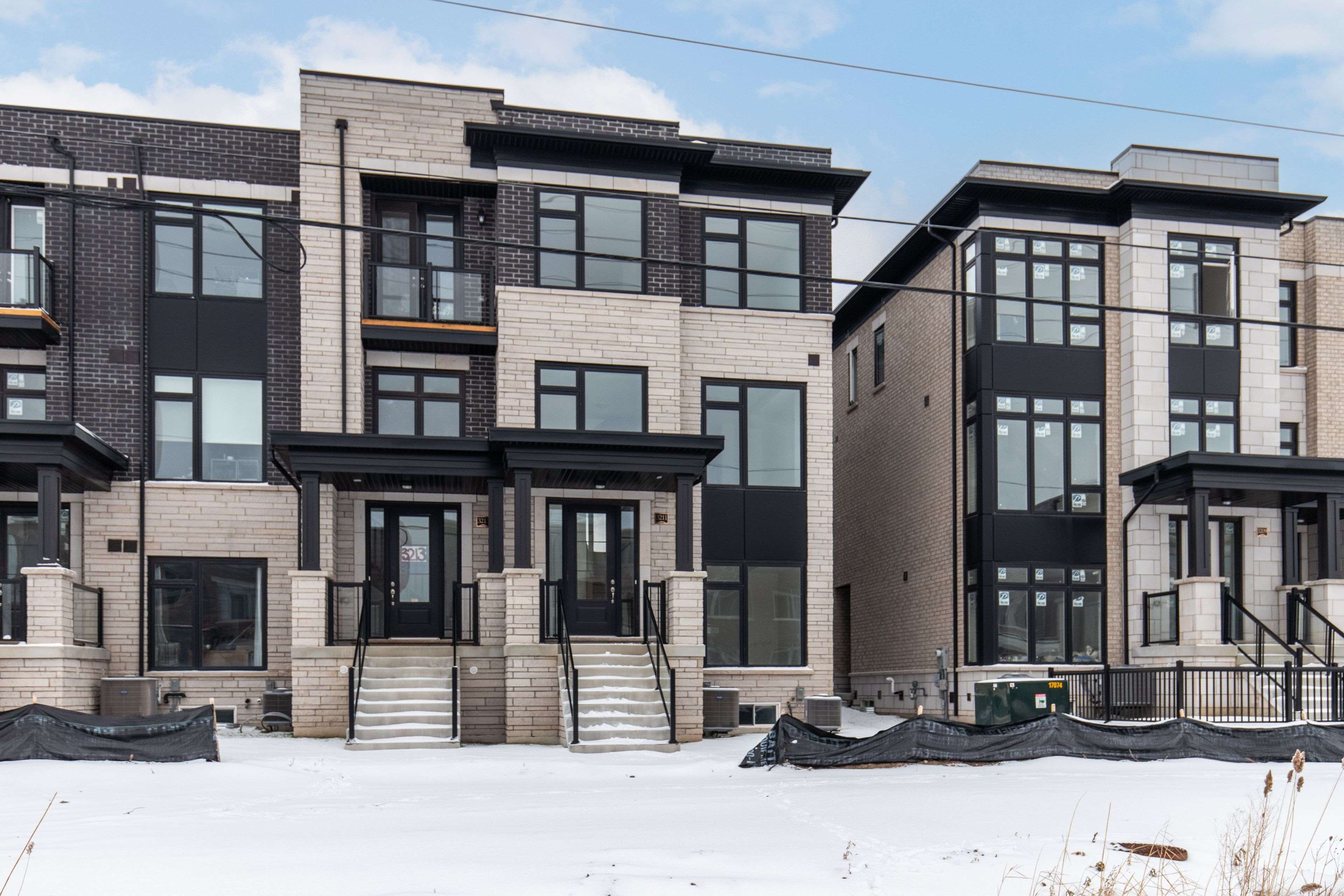 Oakville, ON L6H 0V8,3211 Sixth Line #Unit A