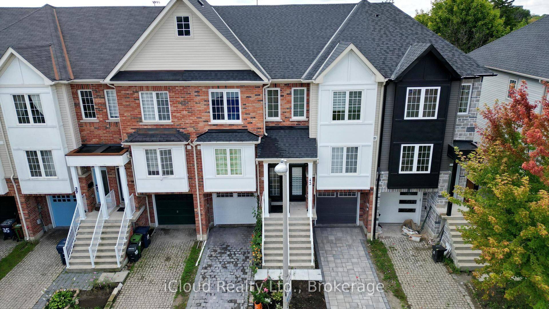 Toronto W05, ON M3J 0H6,43 Mantello DR