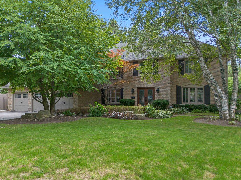 Oakville, ON L6J 5S2,138 Cavendish CT