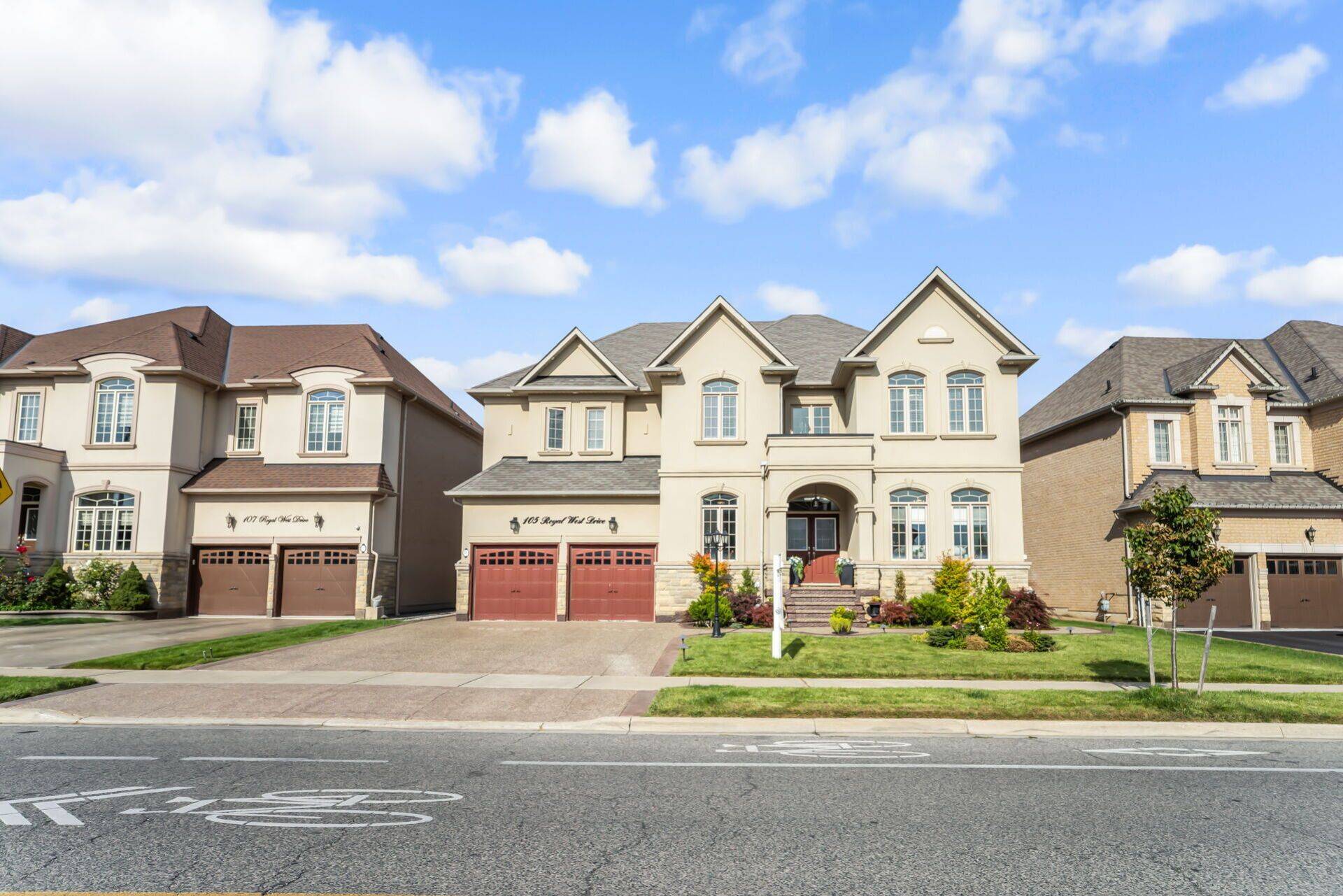 Brampton, ON L6X 0V6,105 Royal West DR