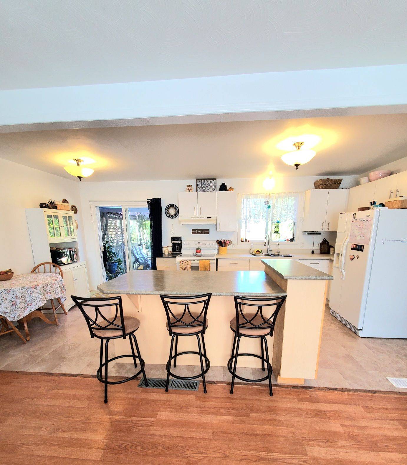 Norfolk, ON N4B 2W4,5 Rosemarie BLVD