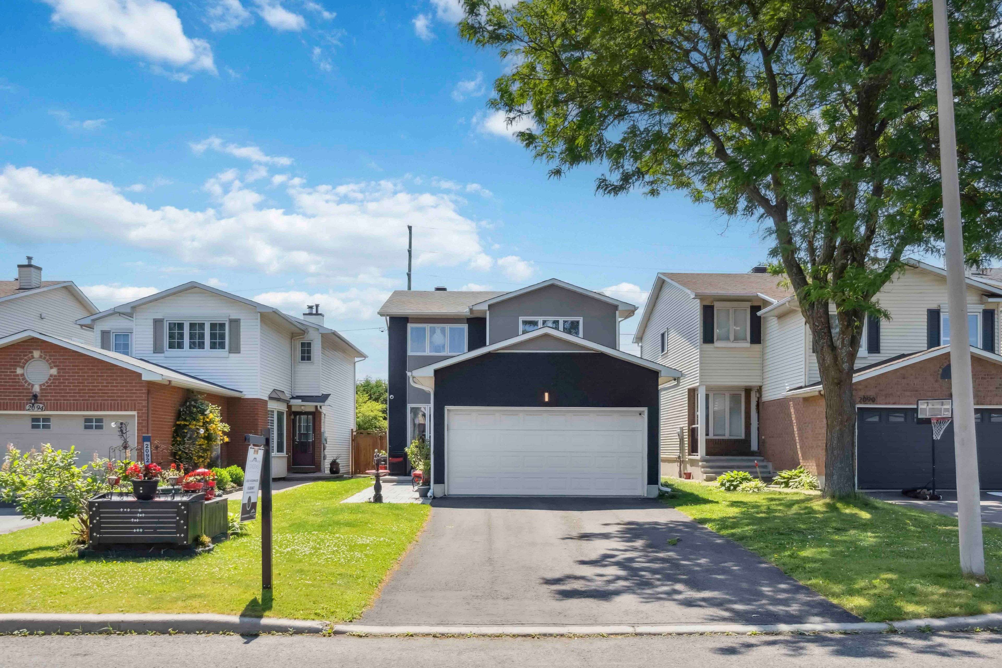 Orleans - Cumberland And Area, ON K1E 3T6,2092 Legrand CRES