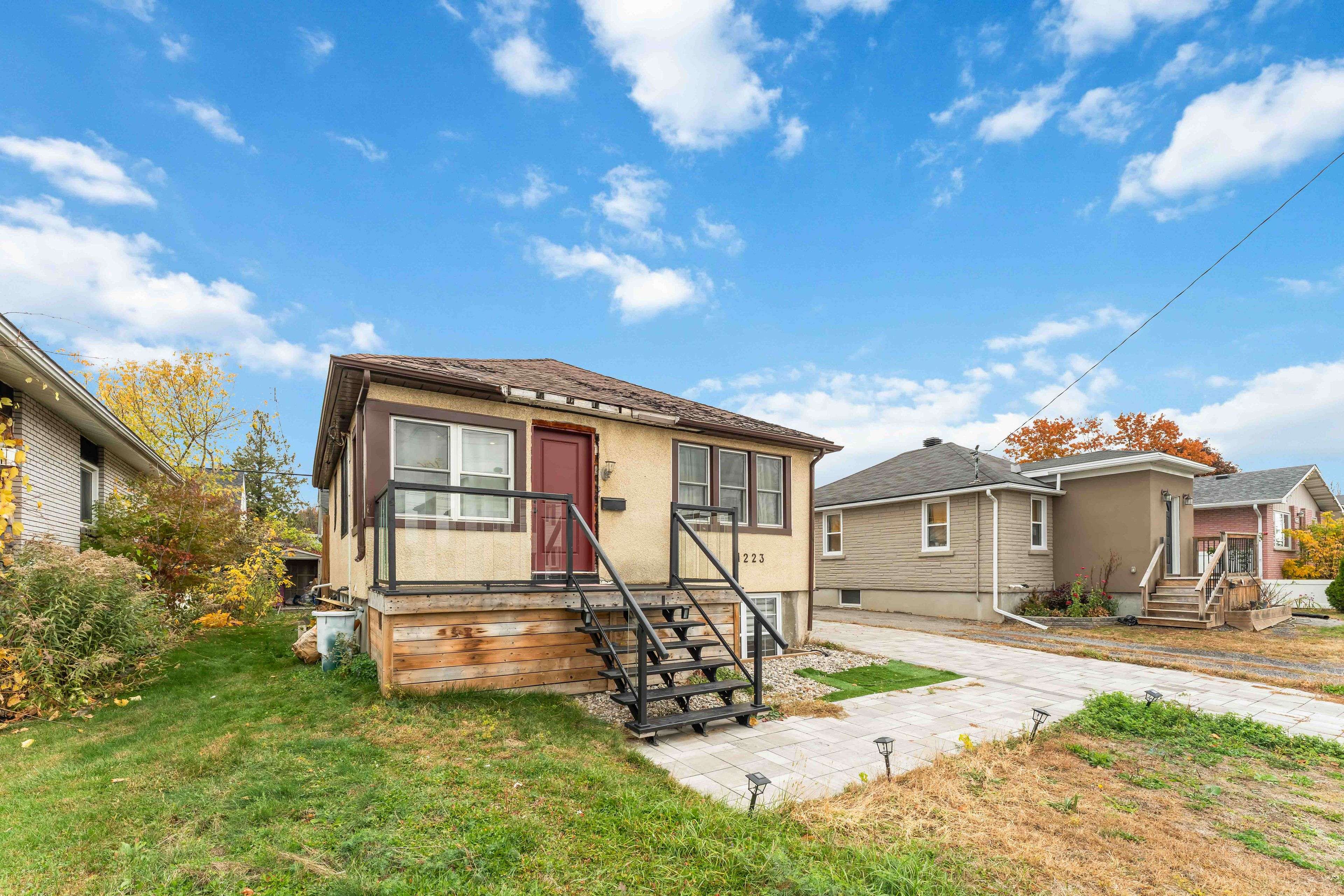 Hunt Club - South Keys And Area, ON K1V 6W4,1223 Kitchener AVE #B