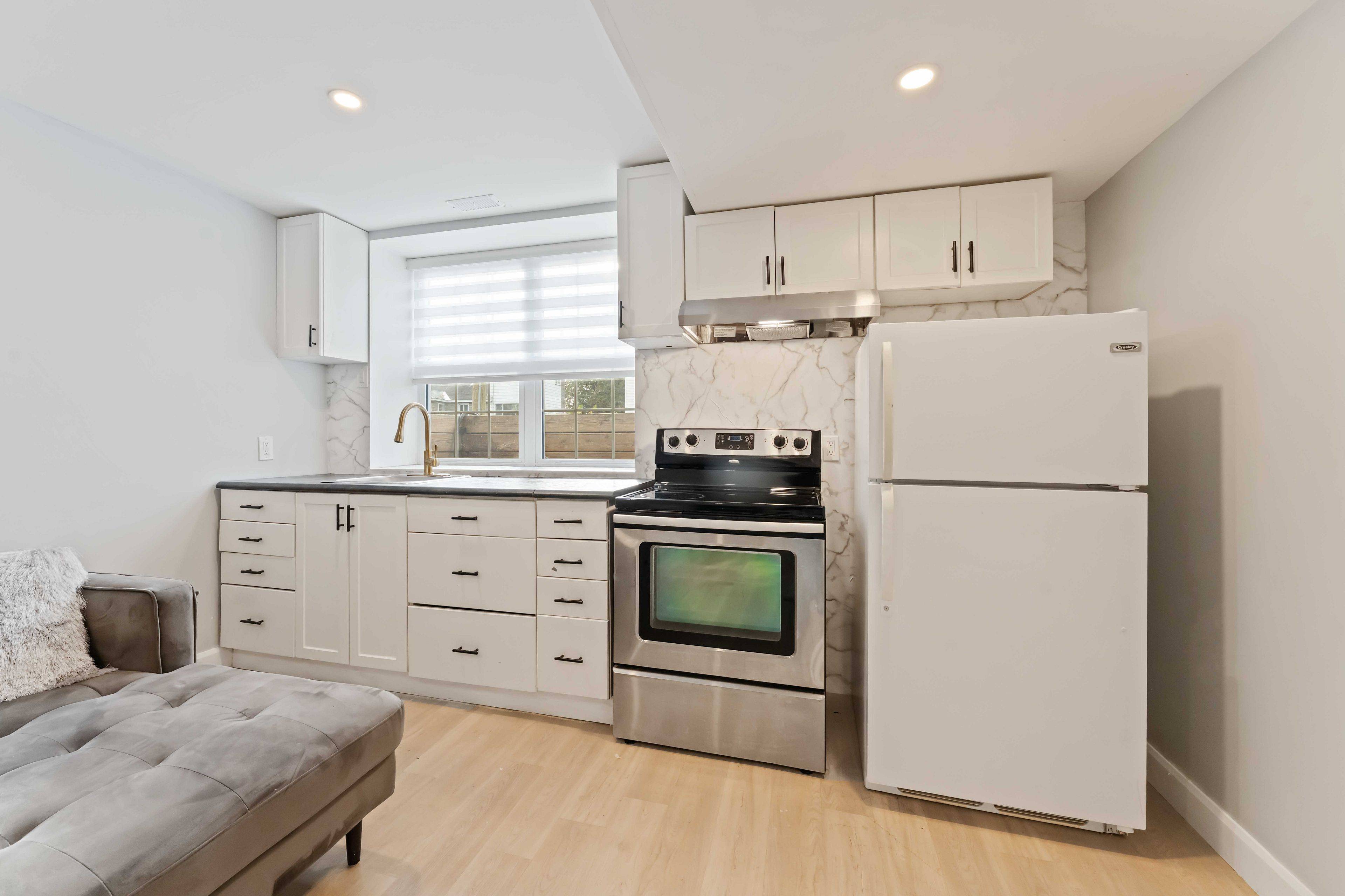 Hunt Club - South Keys And Area, ON K1V 6W4,1223 Kitchener AVE #B