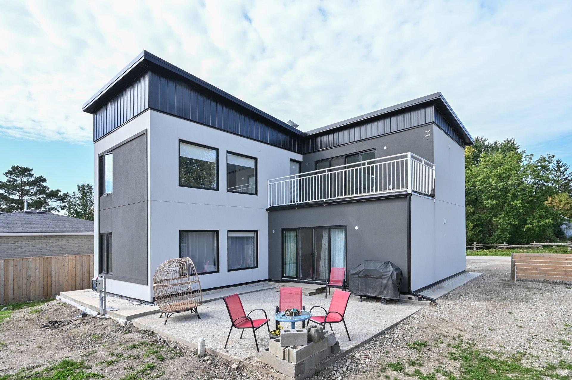 Wellington North, ON N0G 1N0,23 Wood ST