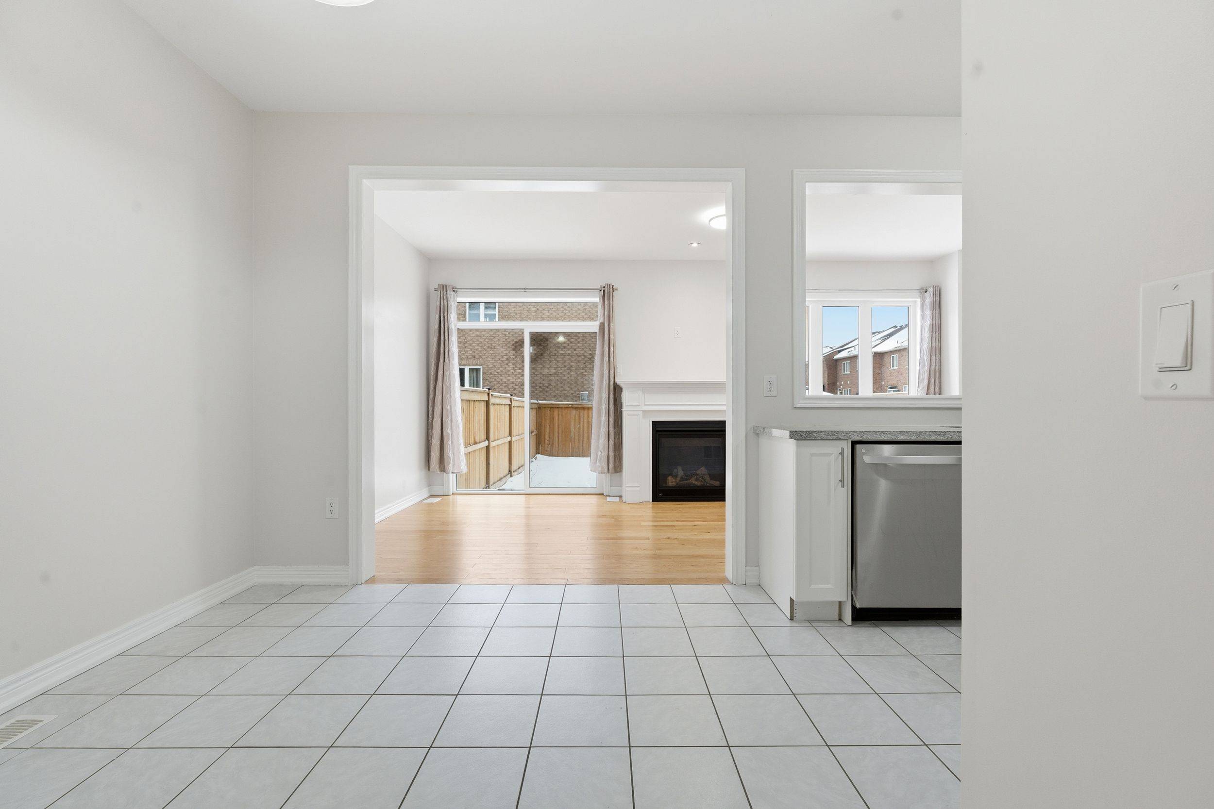 Hamilton, ON L9G 3K9,12 Beasley GRV